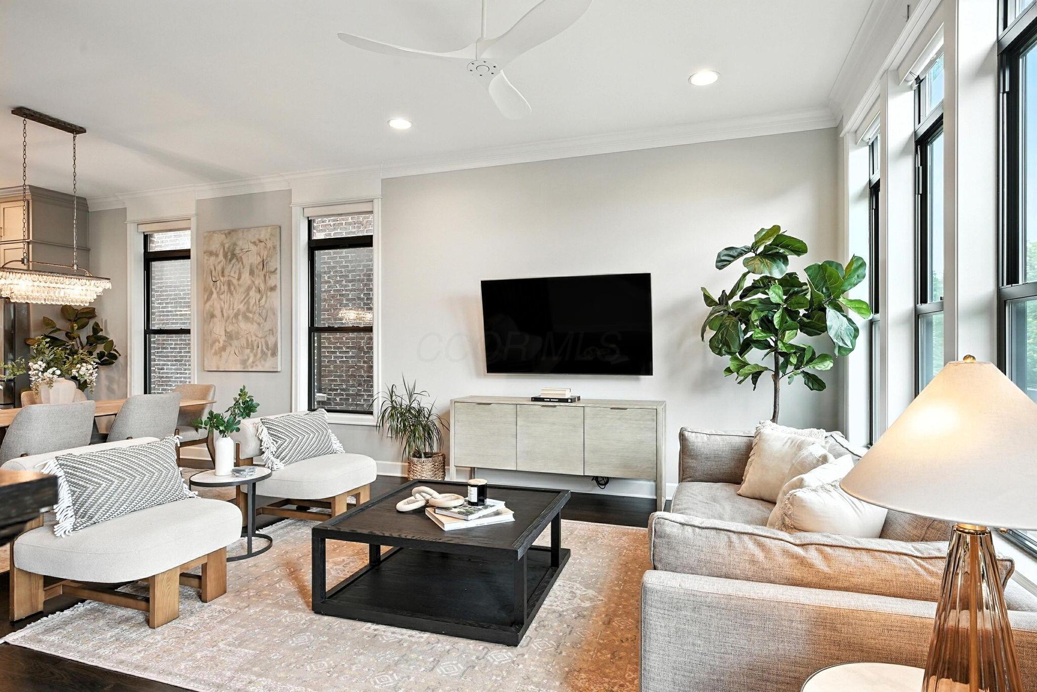 587 W 2nd Avenue