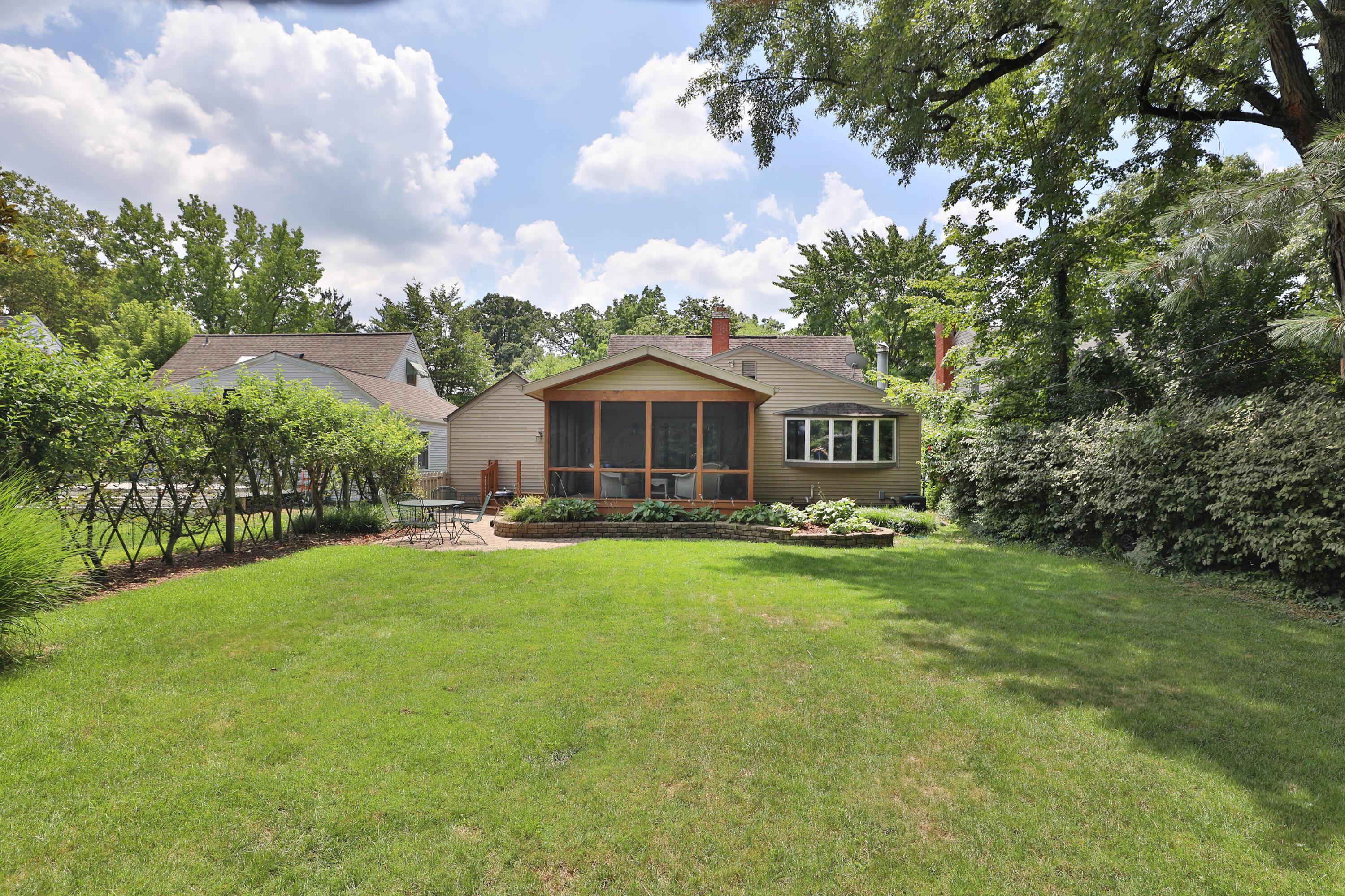 522 Meadoway Park
