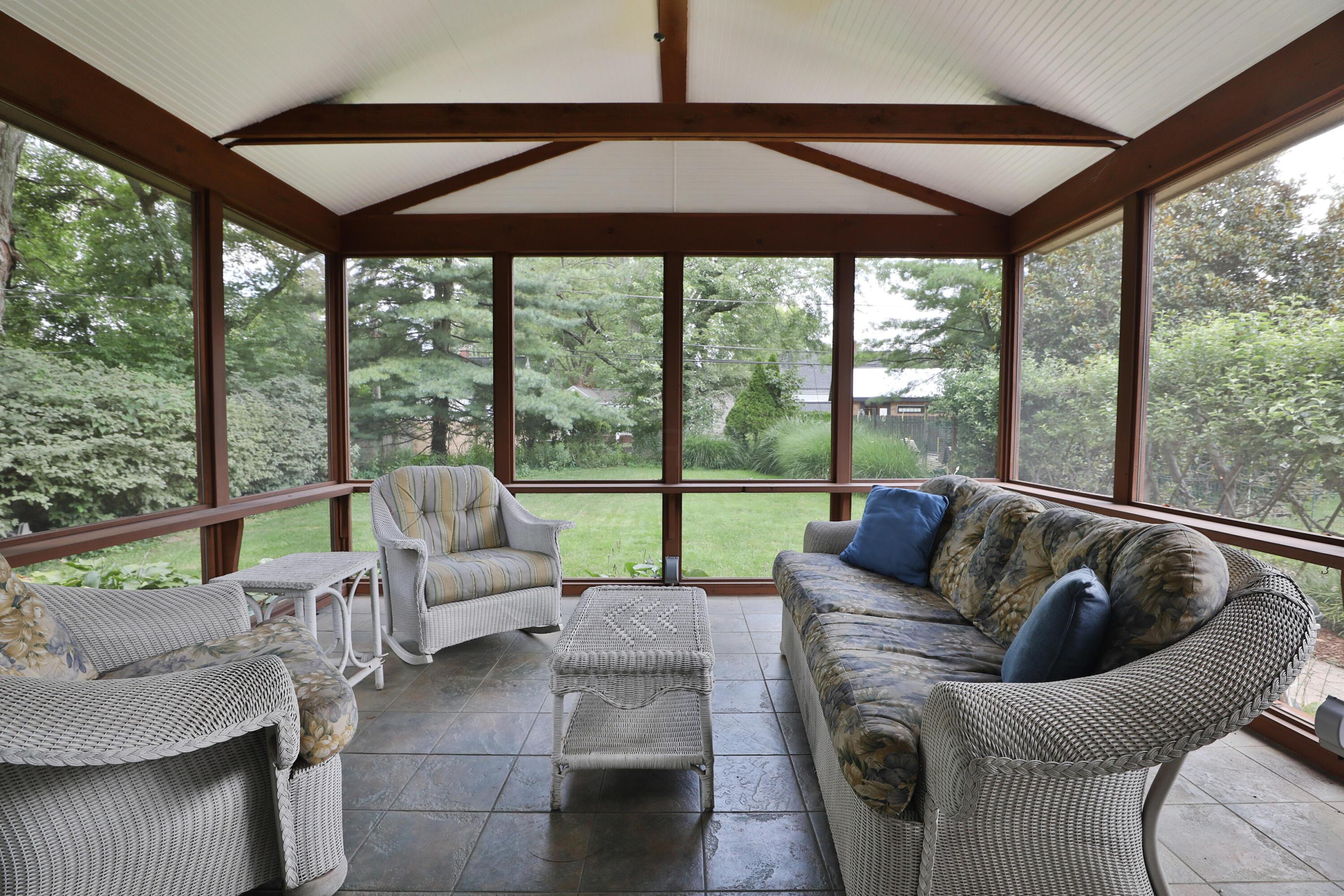 522 Meadoway Park