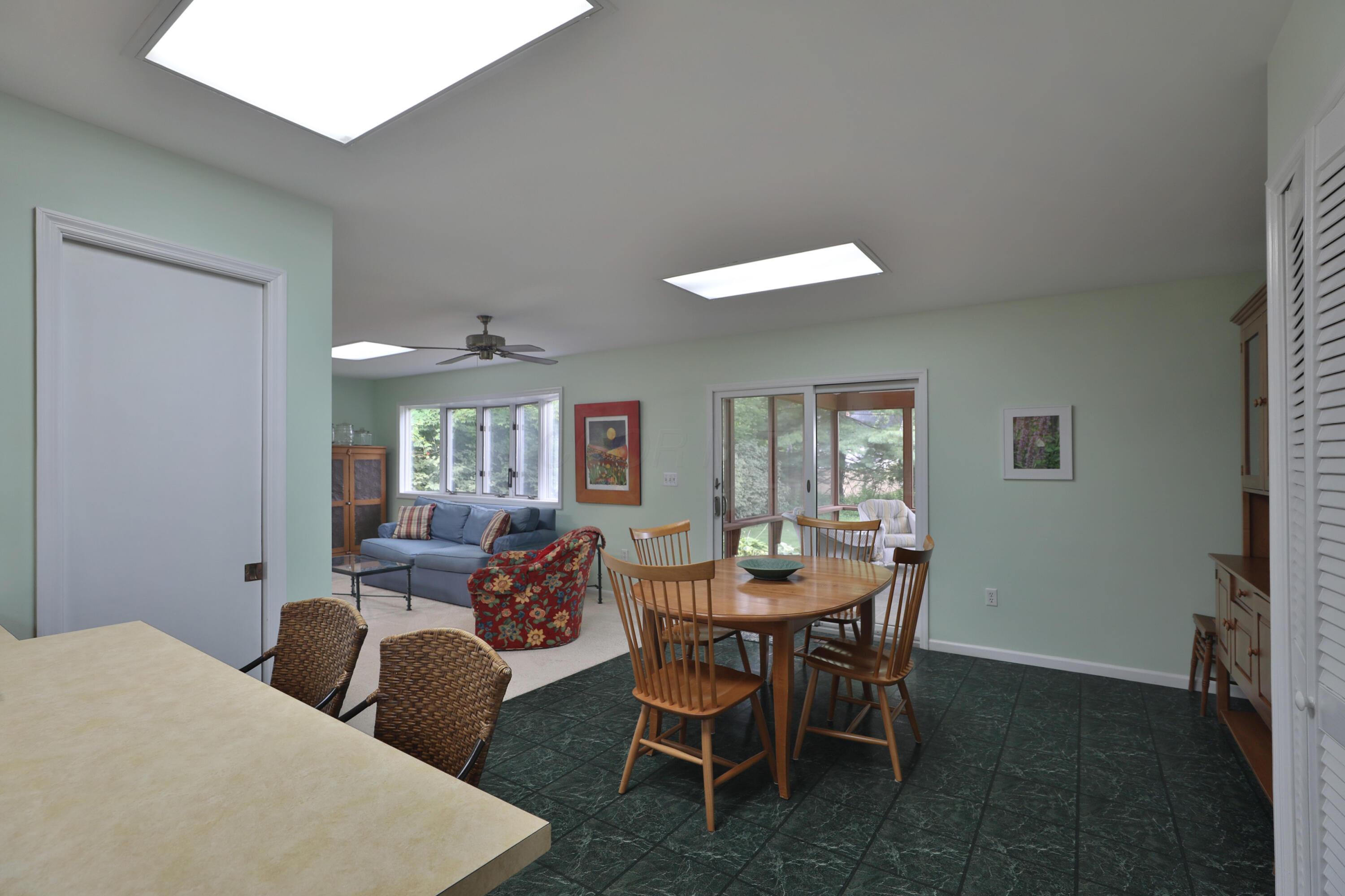 522 Meadoway Park