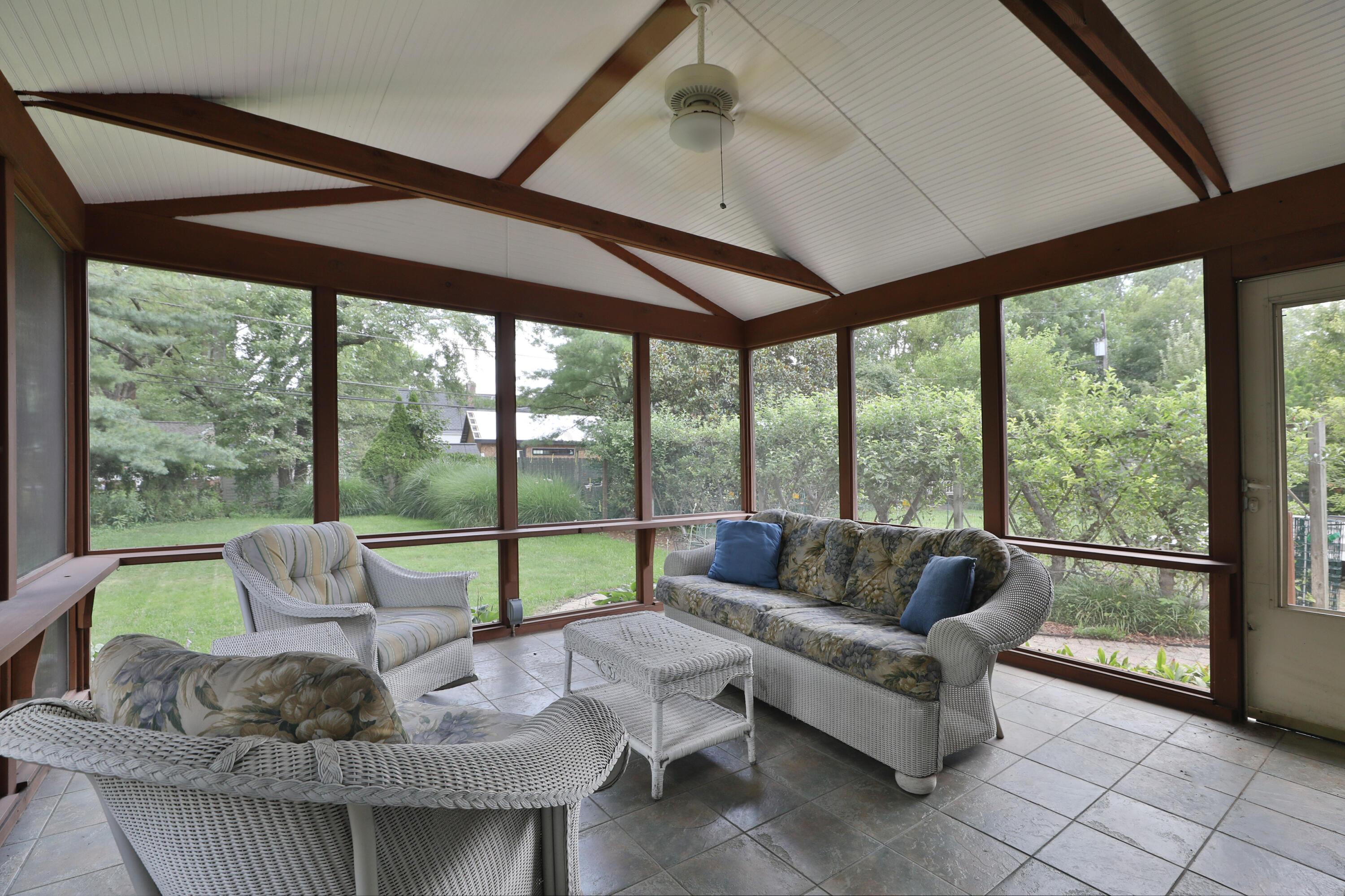 522 Meadoway Park