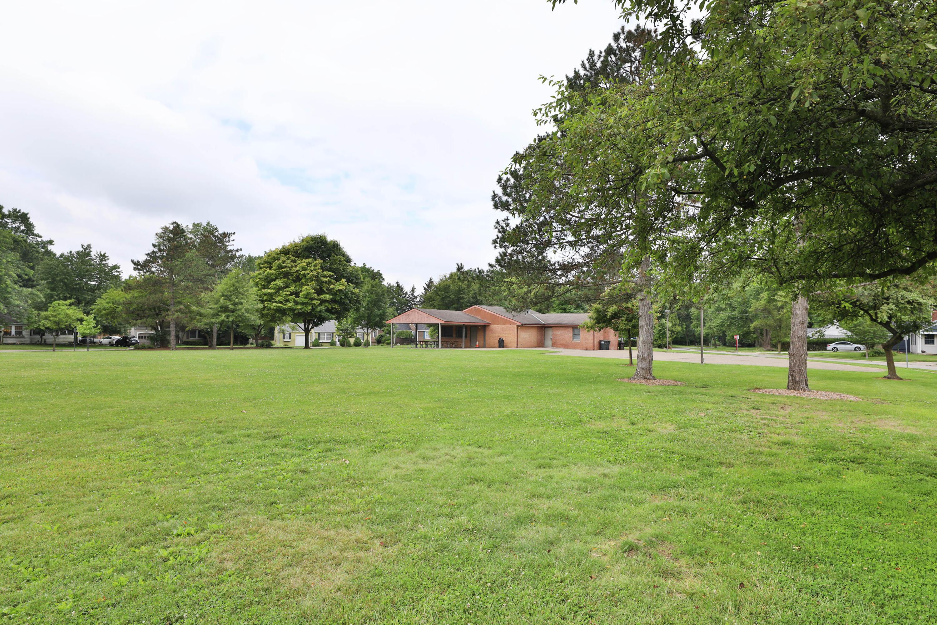 522 Meadoway Park