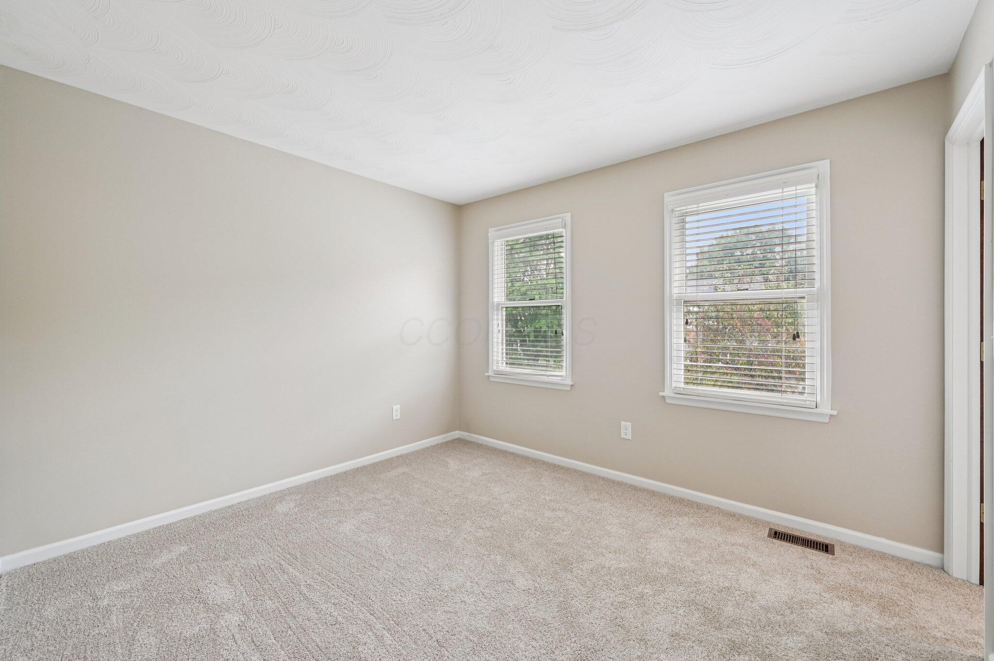 326 Olenview Circle W