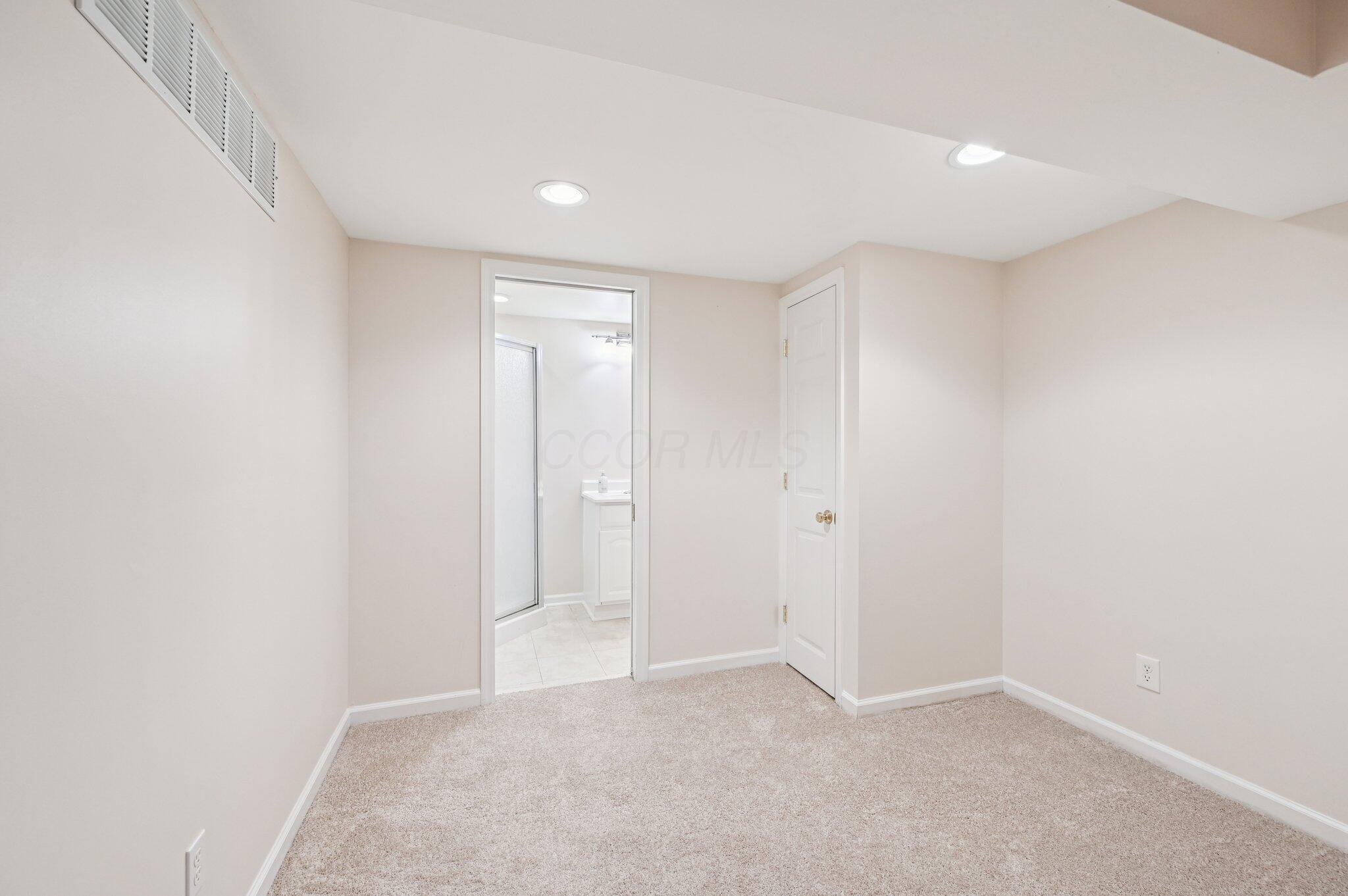 326 Olenview Circle W