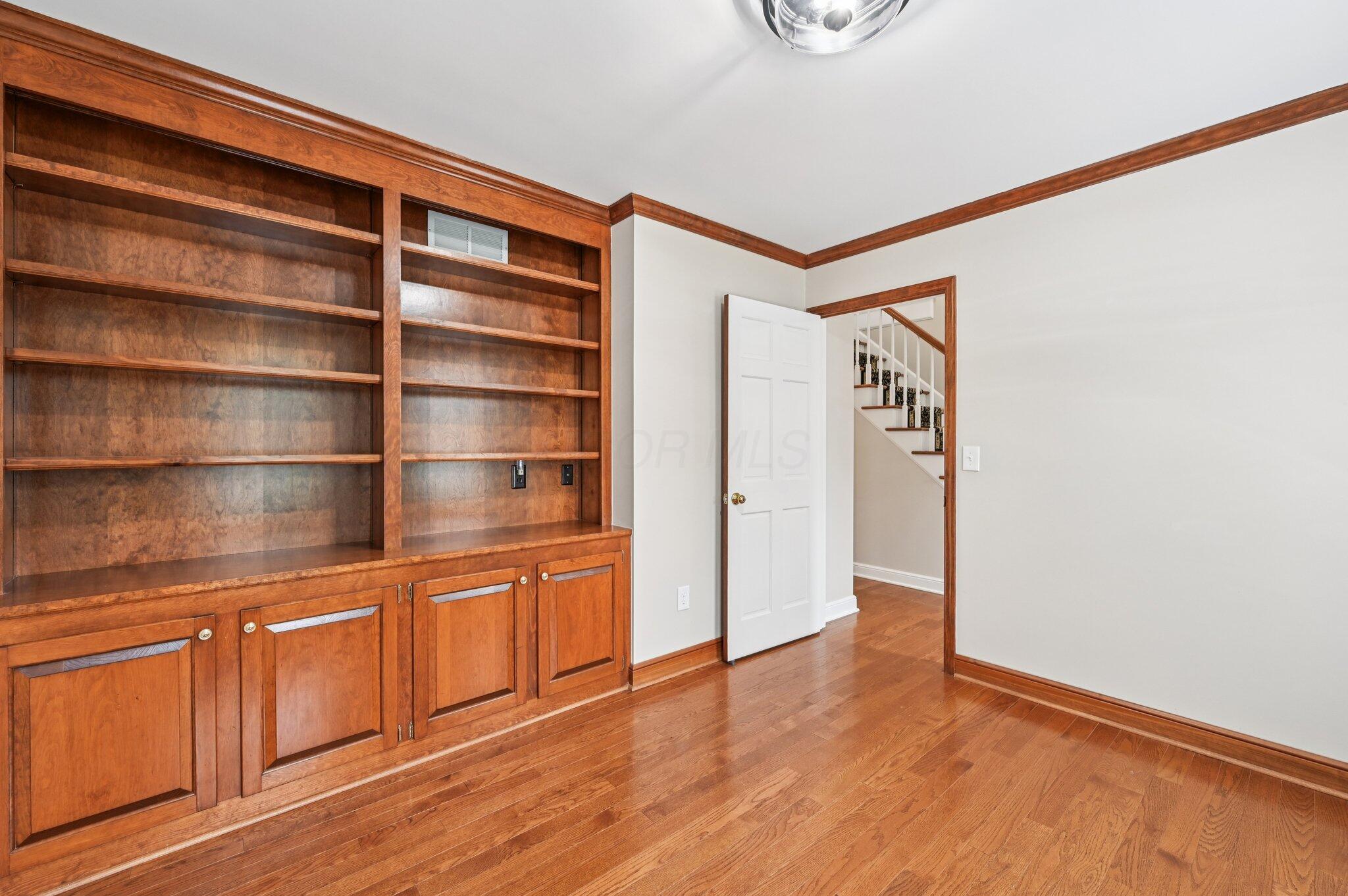326 Olenview Circle W