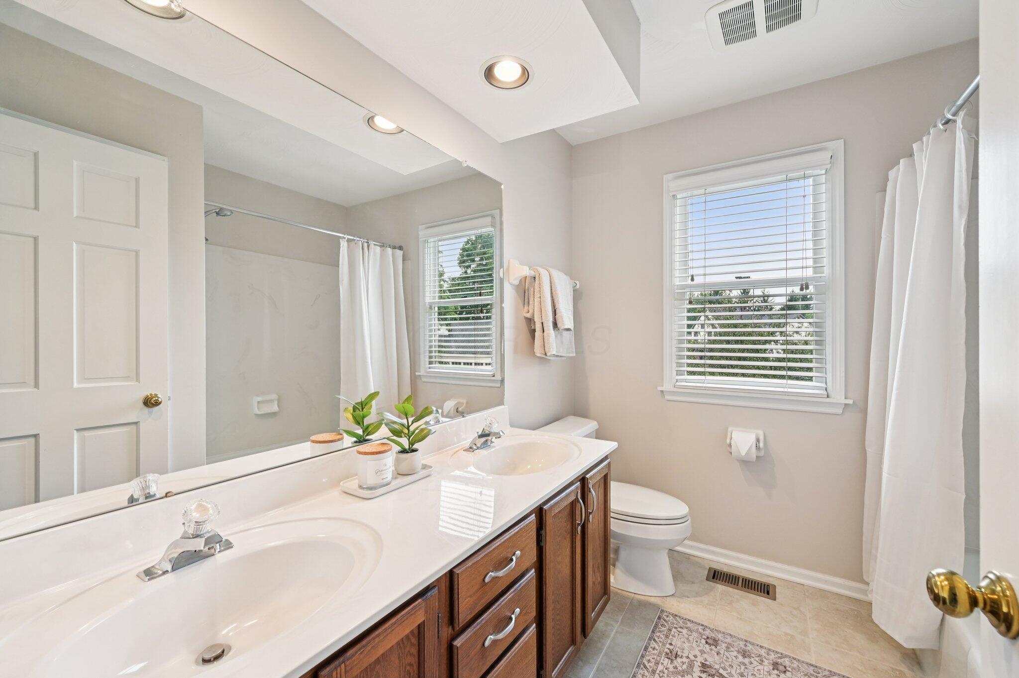 326 Olenview Circle W