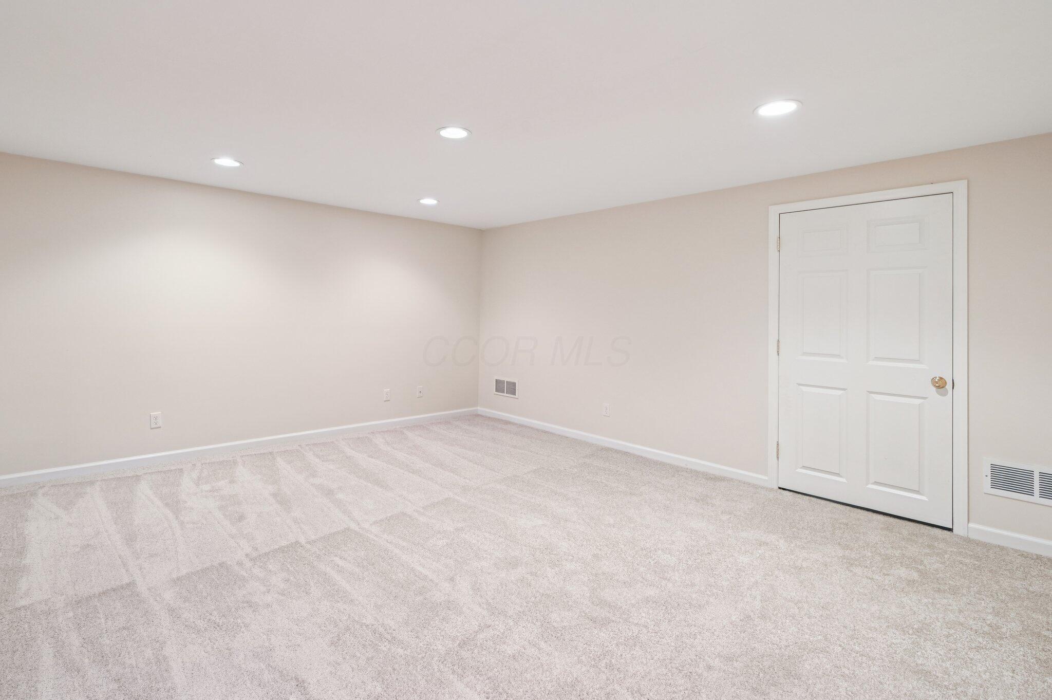 326 Olenview Circle W
