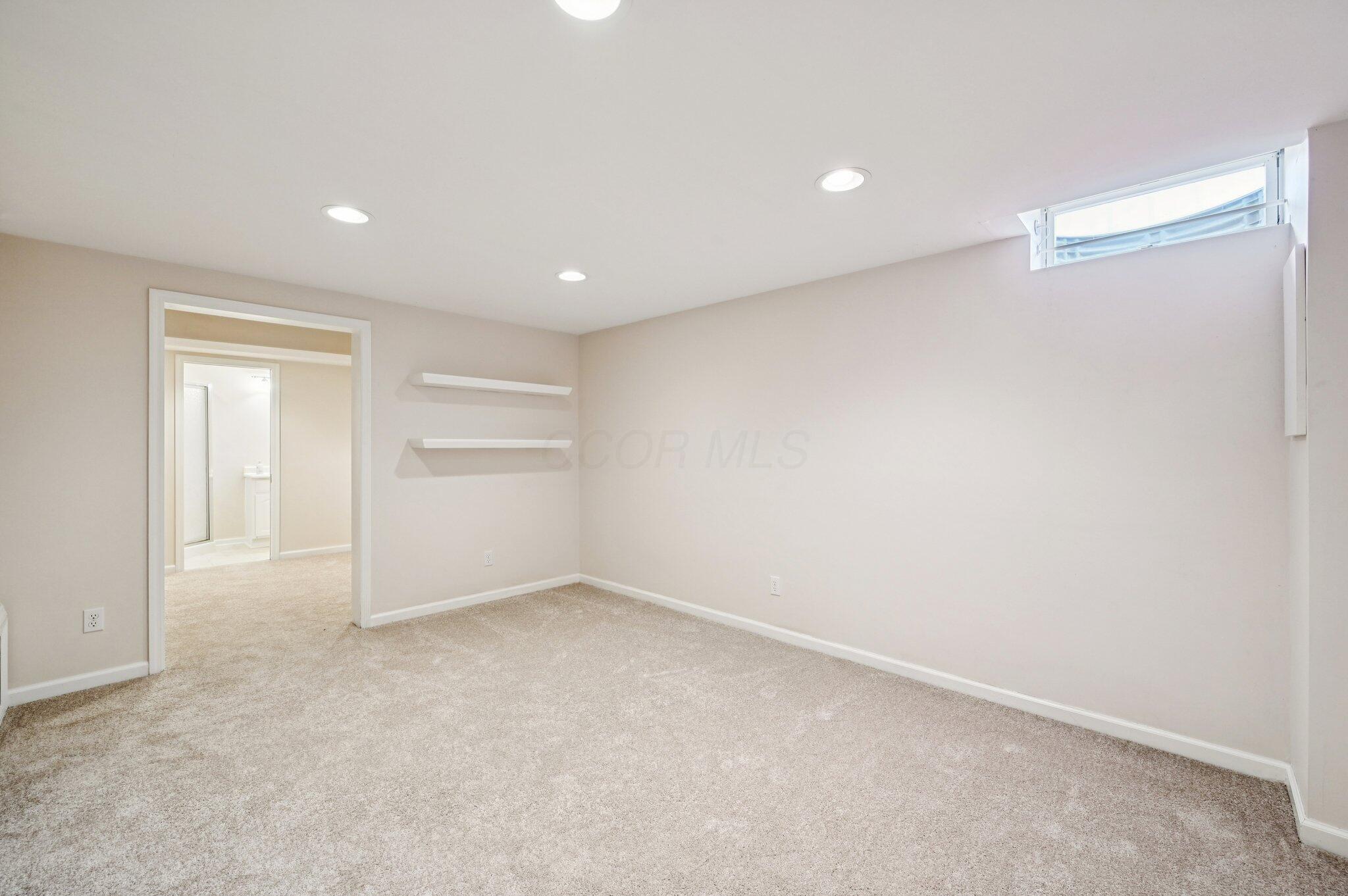 326 Olenview Circle W