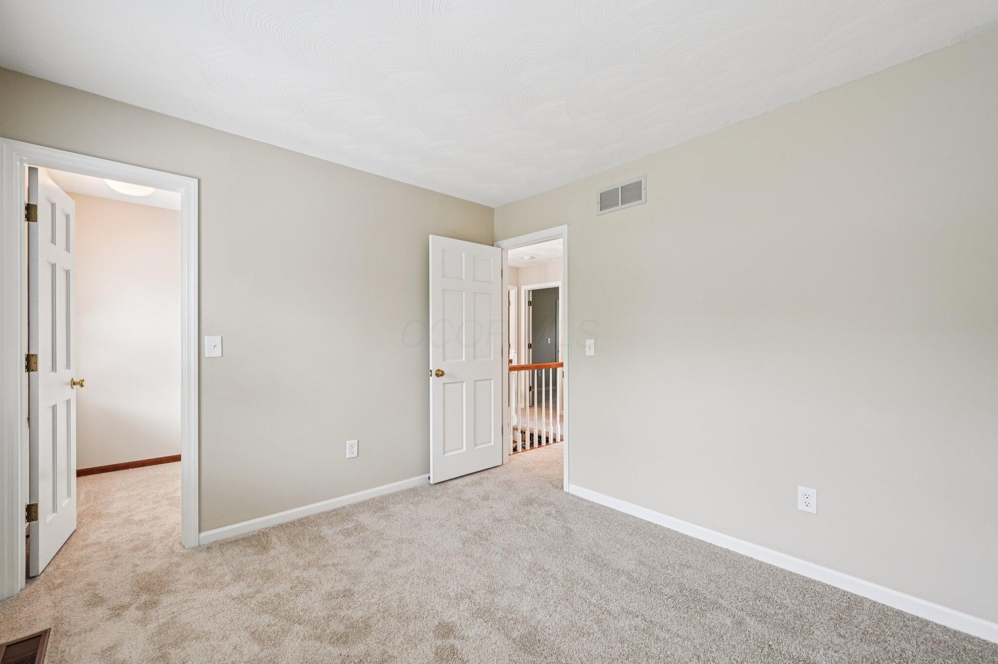 326 Olenview Circle W