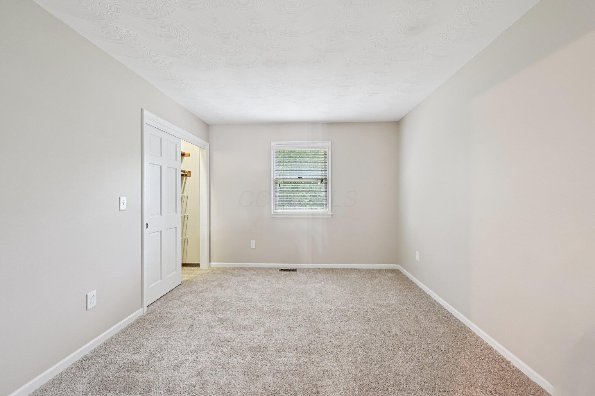 326 Olenview Circle W