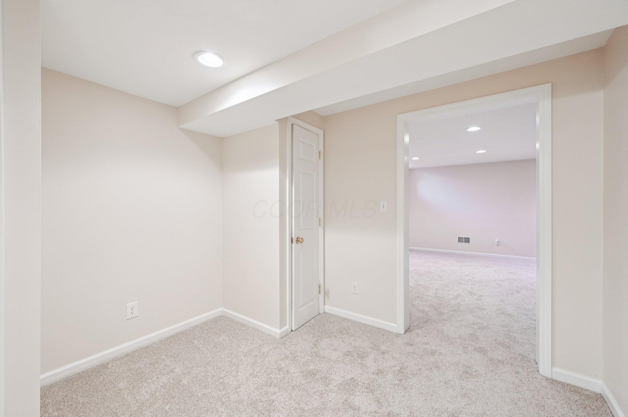 326 Olenview Circle W