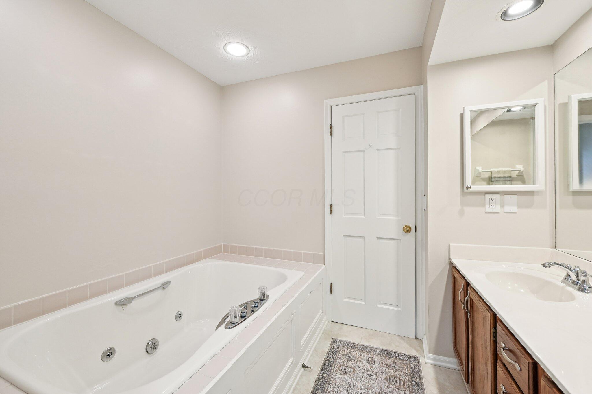 326 Olenview Circle W