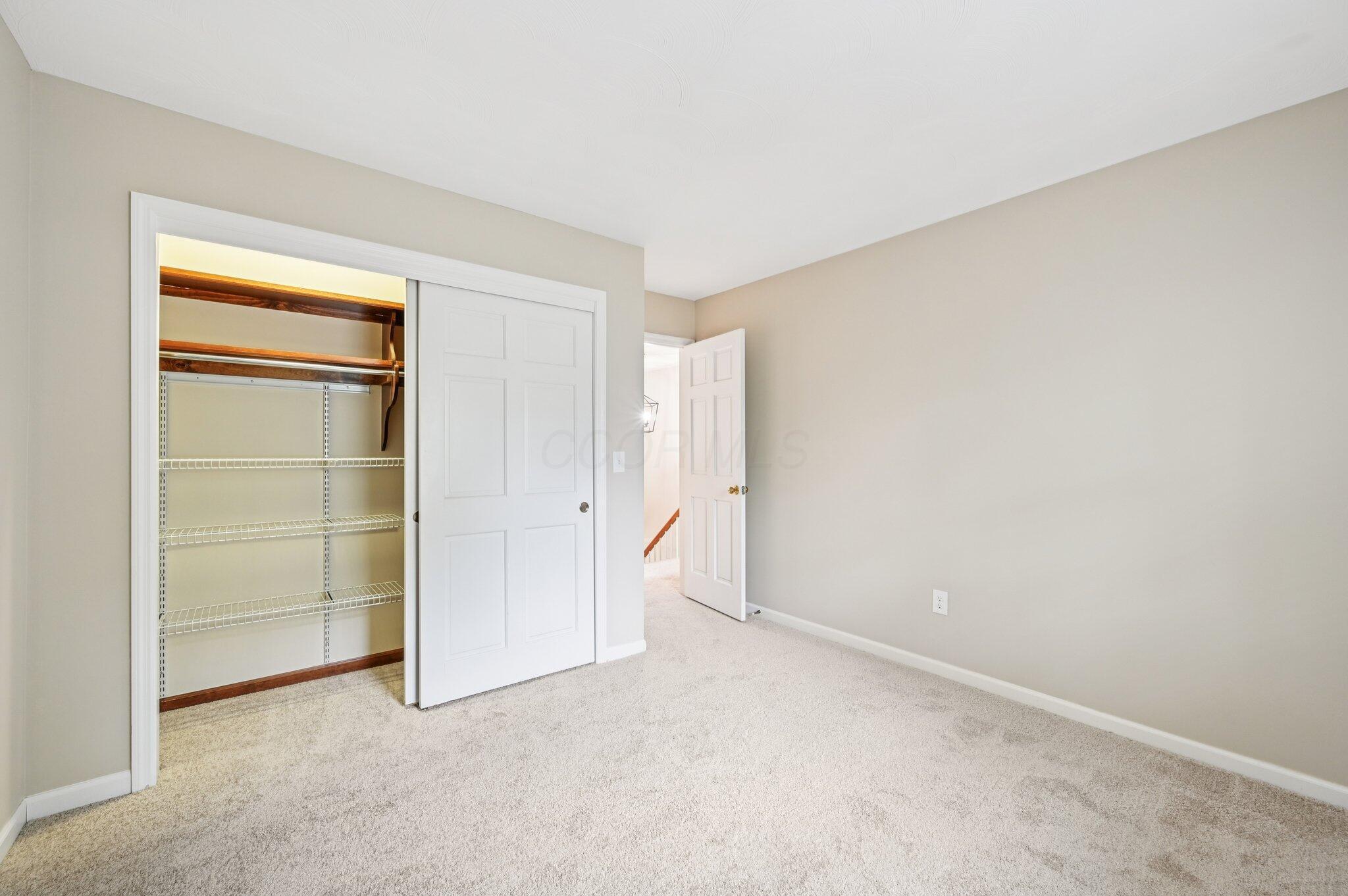 326 Olenview Circle W