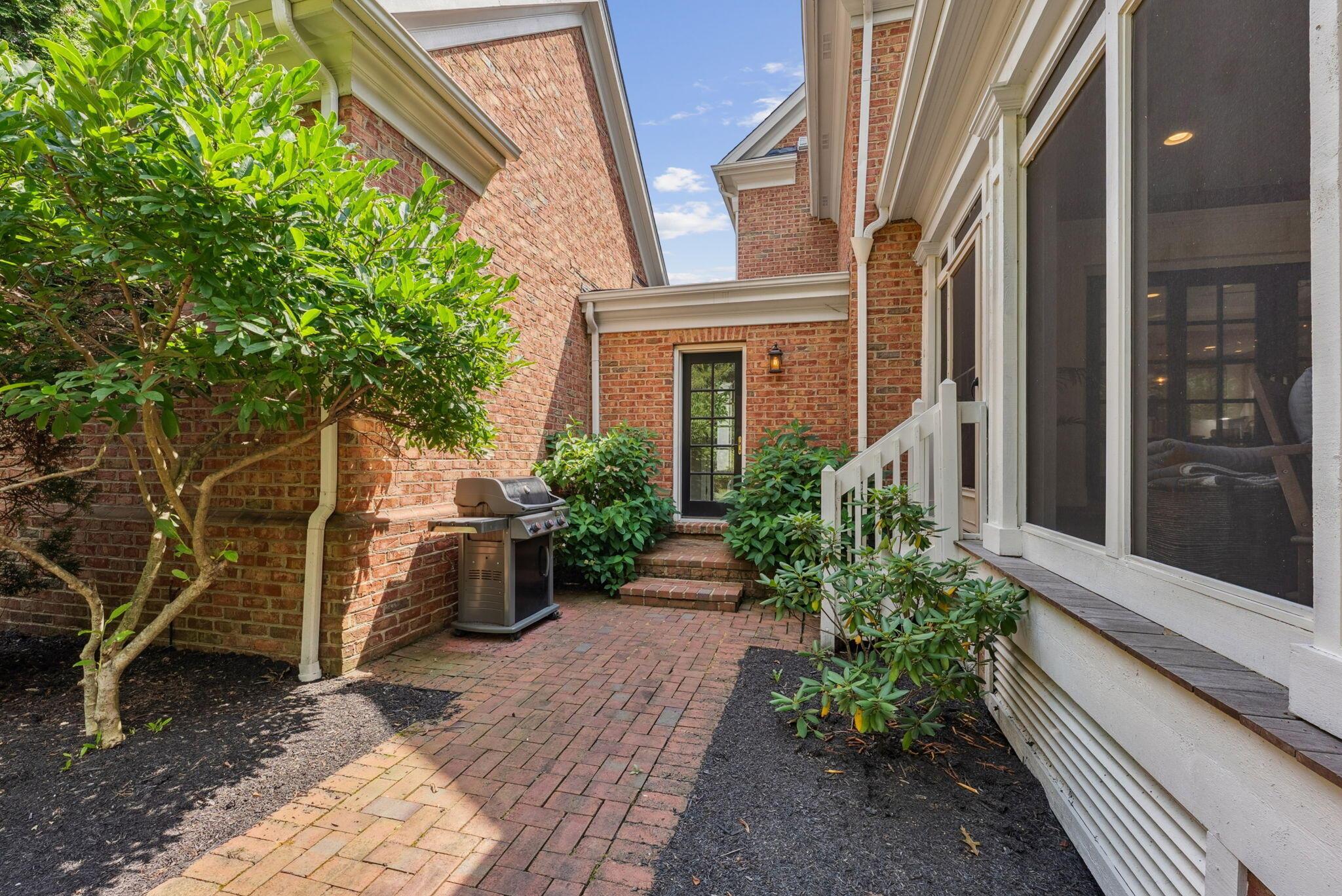 7288 Berkley Square N