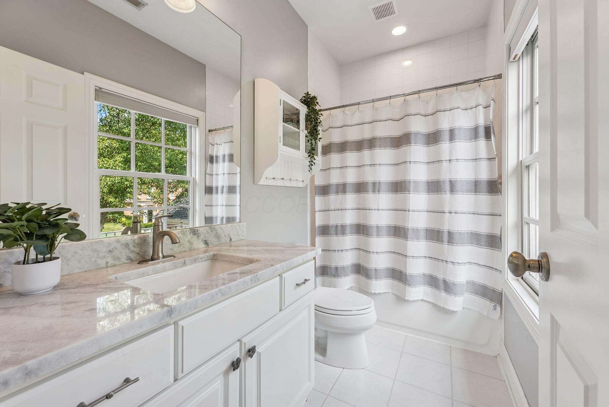 7288 Berkley Square N