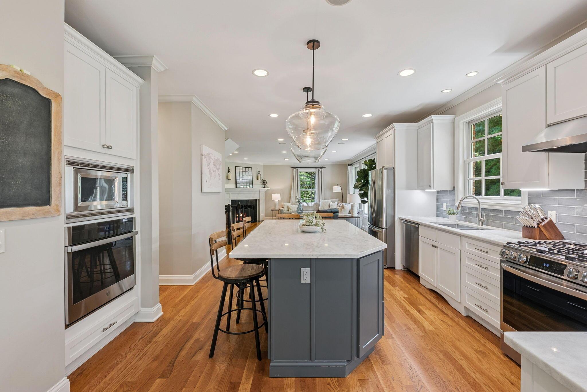 7288 Berkley Square N