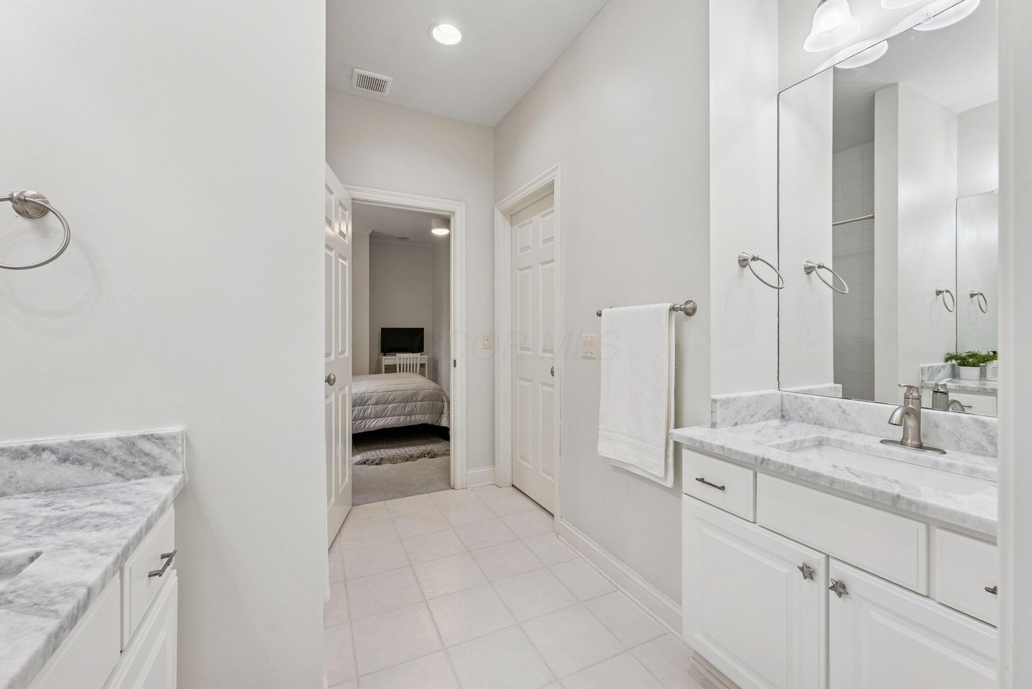 7288 Berkley Square N