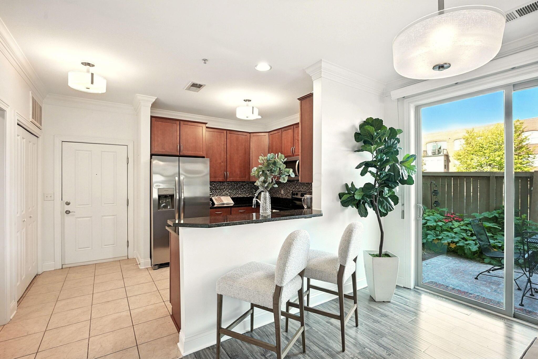 961 Ingleside Avenue, C961