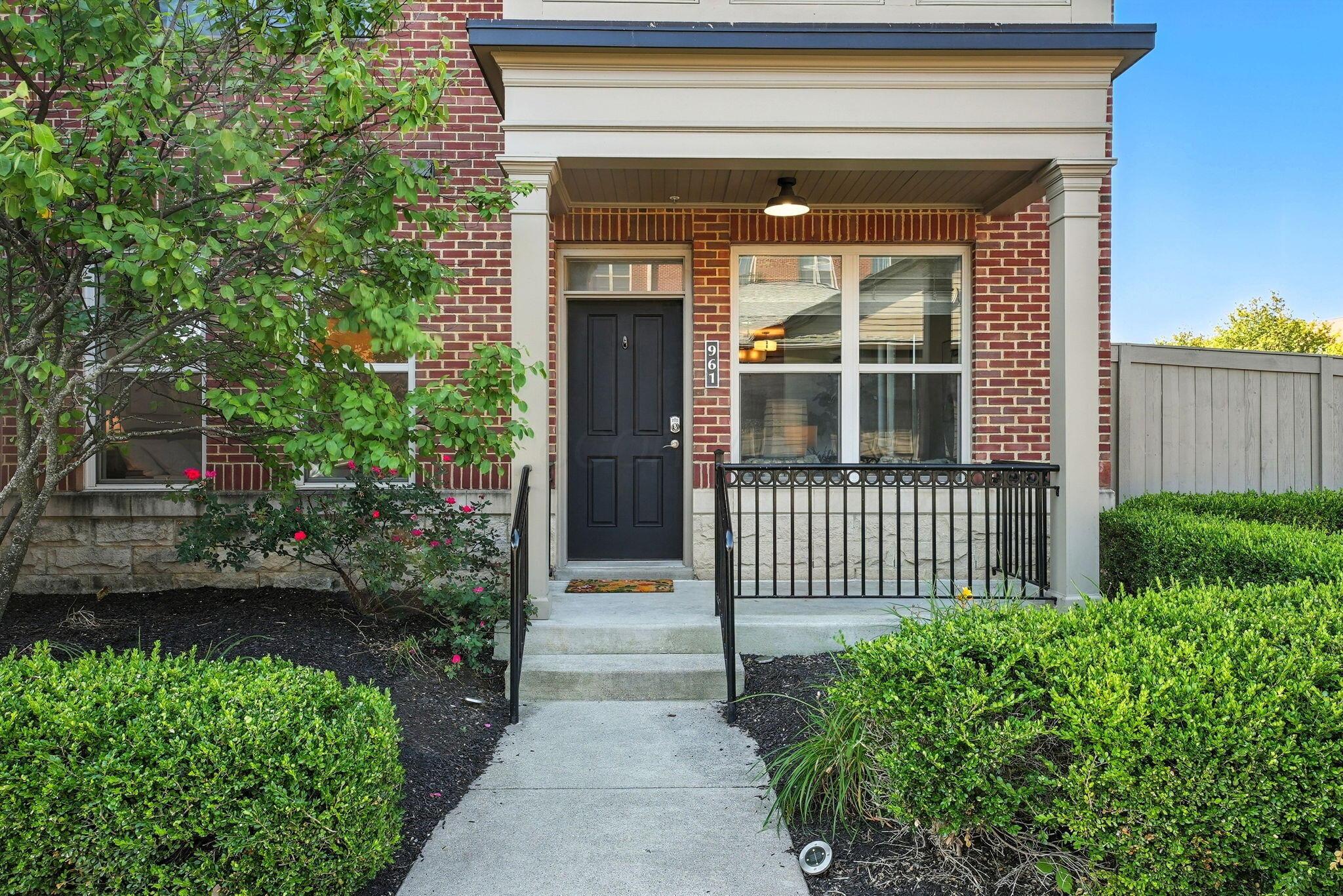 961 Ingleside Avenue, C961