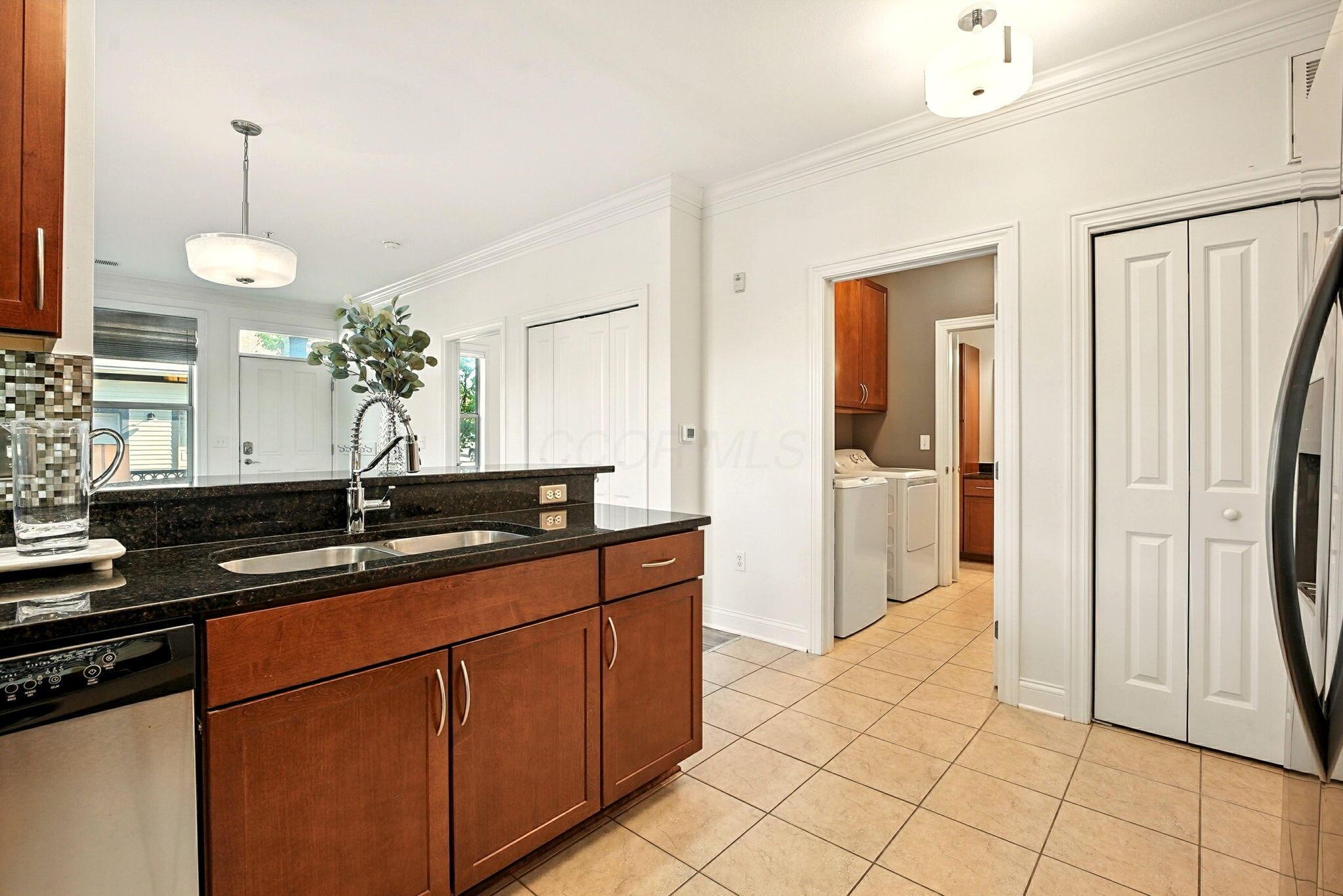 961 Ingleside Avenue, C961