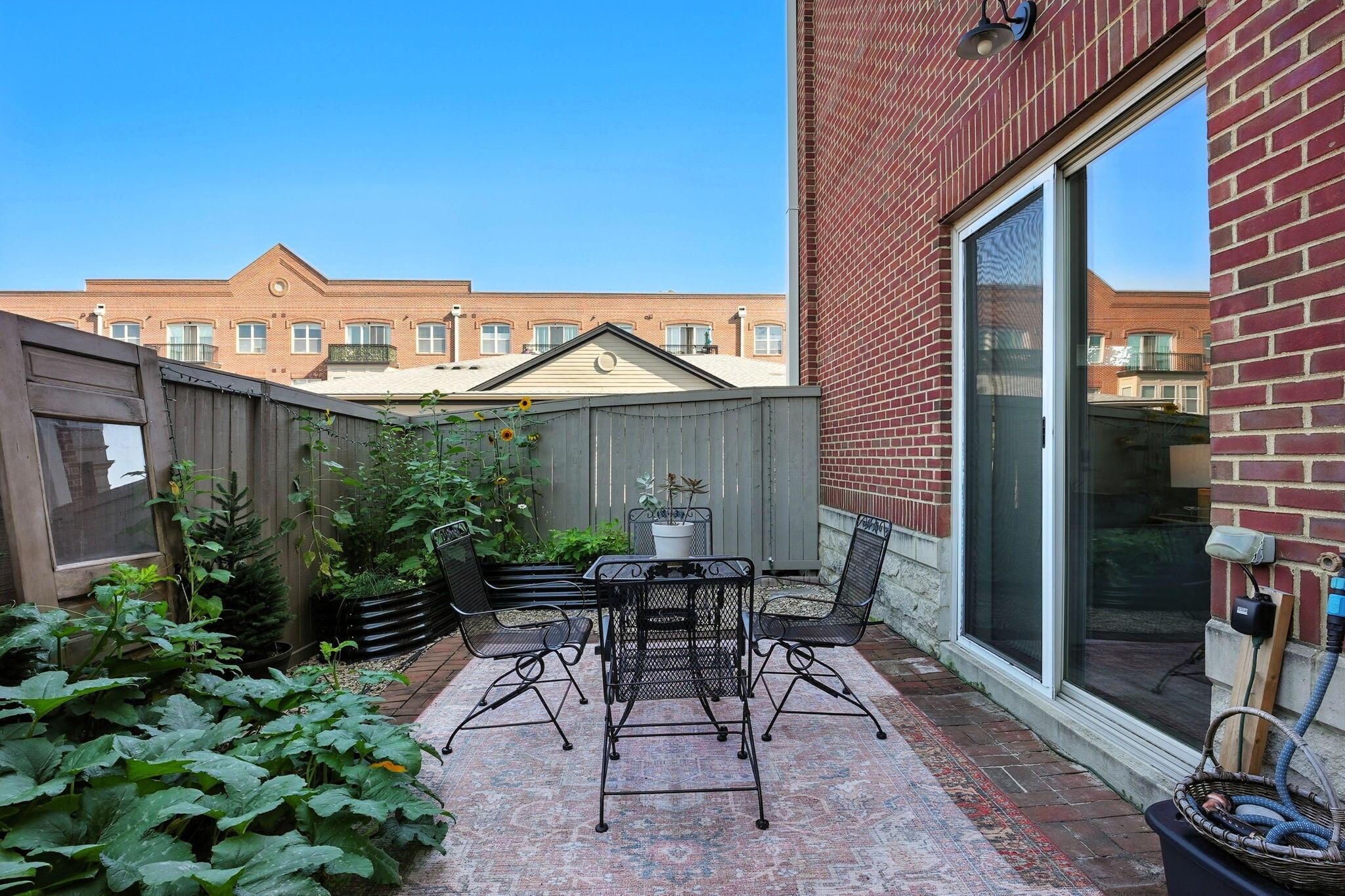 961 Ingleside Avenue, C961