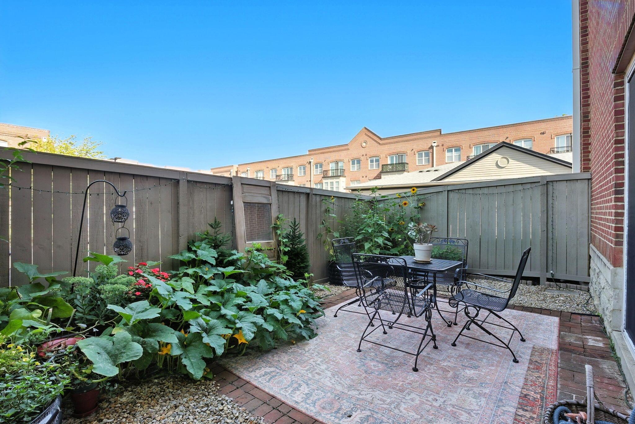 961 Ingleside Avenue, C961