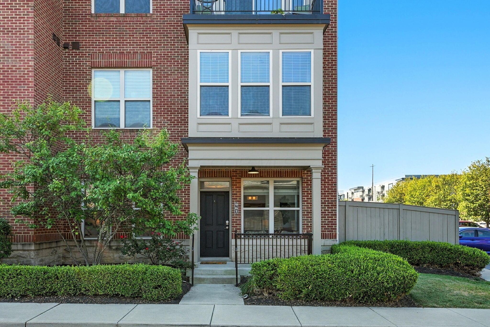 961 Ingleside Avenue, C961