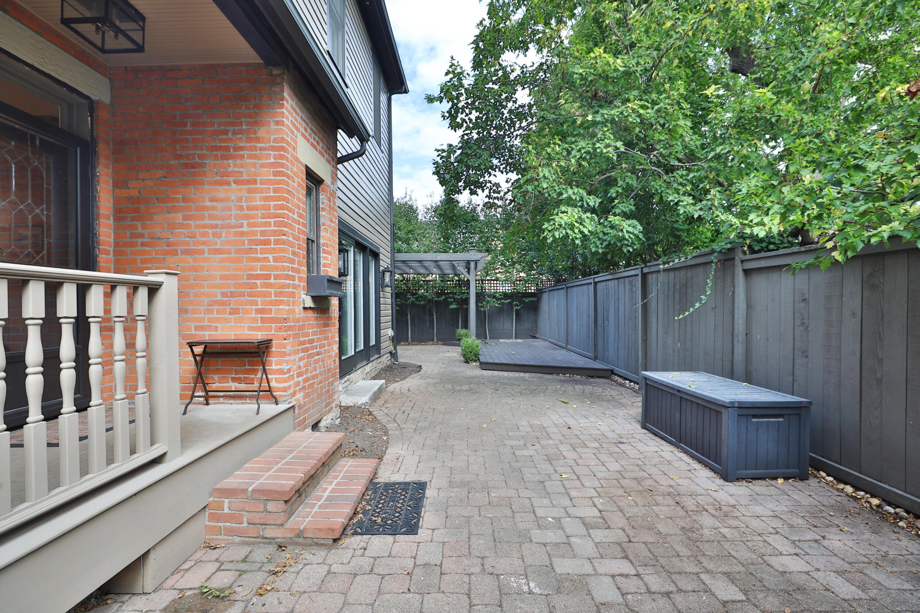 266 E Sycamore Street