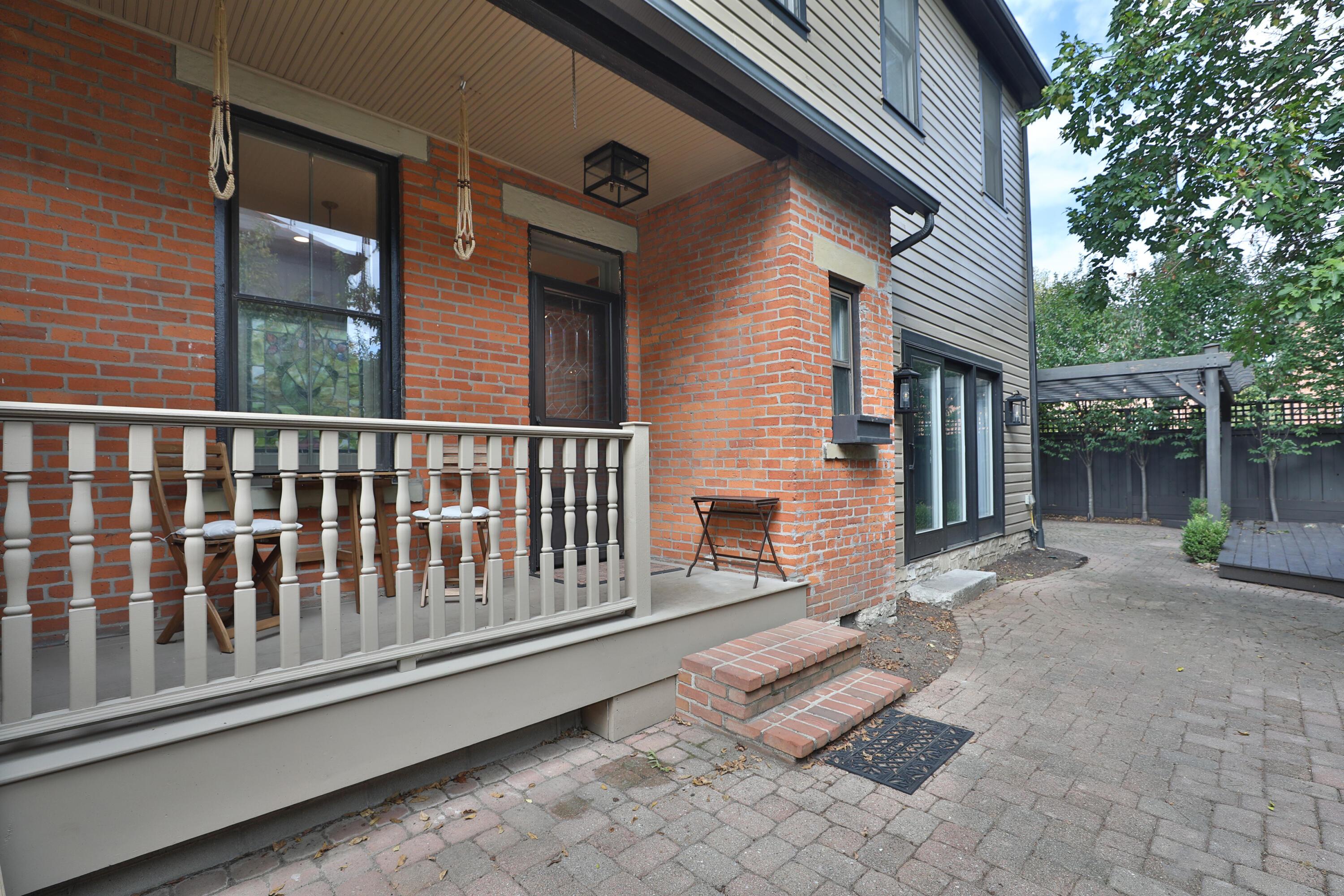 266 E Sycamore Street