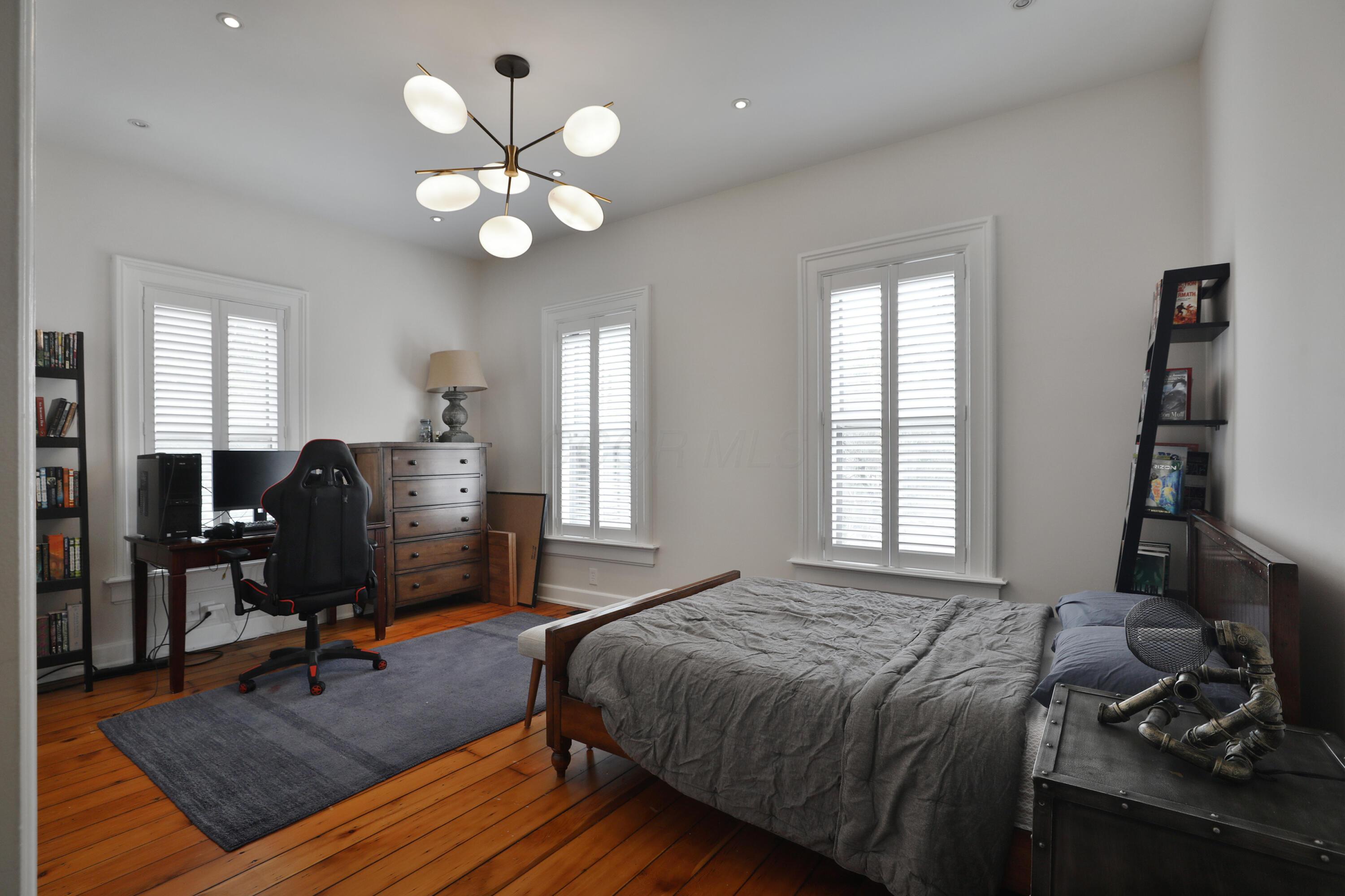 266 E Sycamore Street