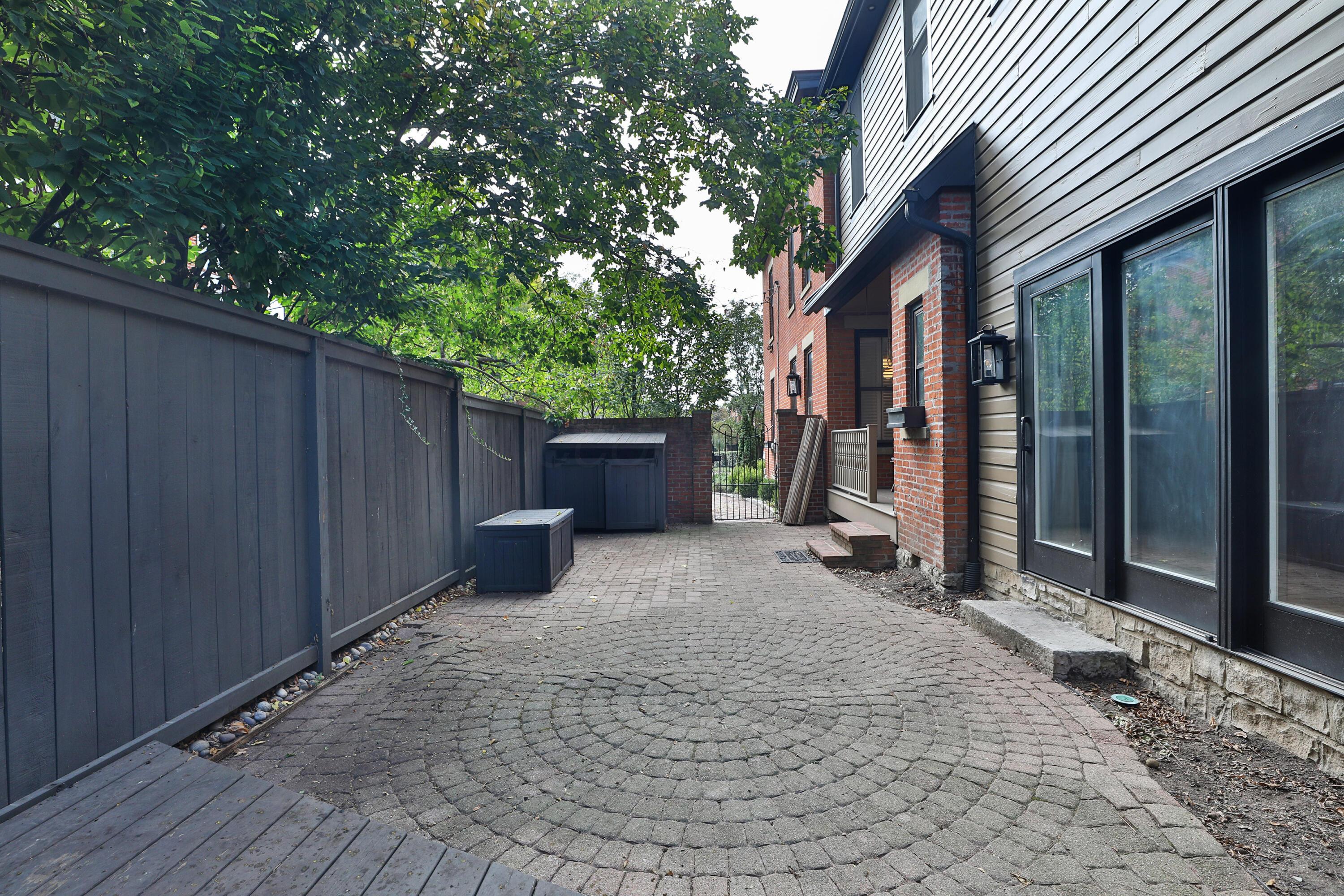 266 E Sycamore Street