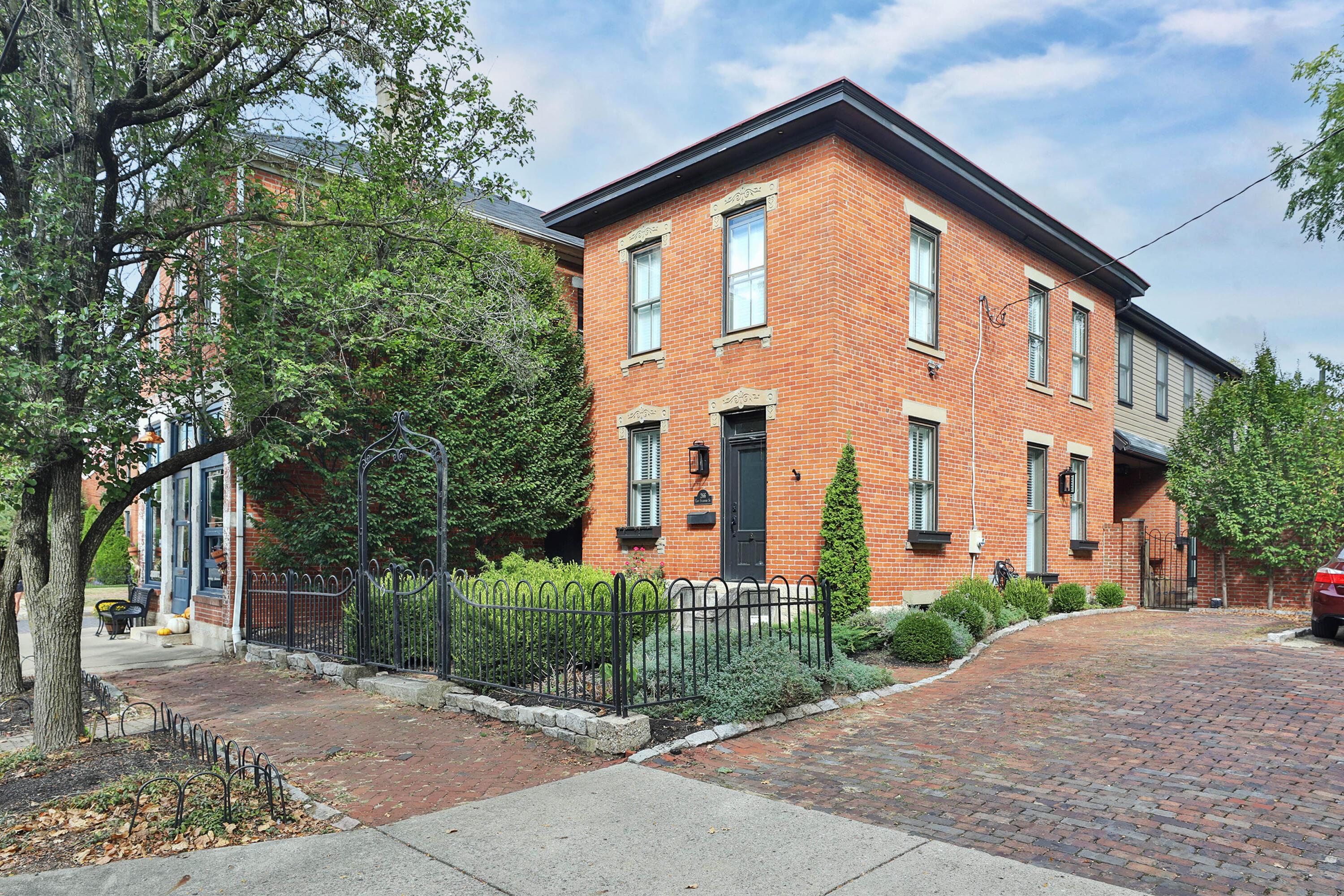 266 E Sycamore Street