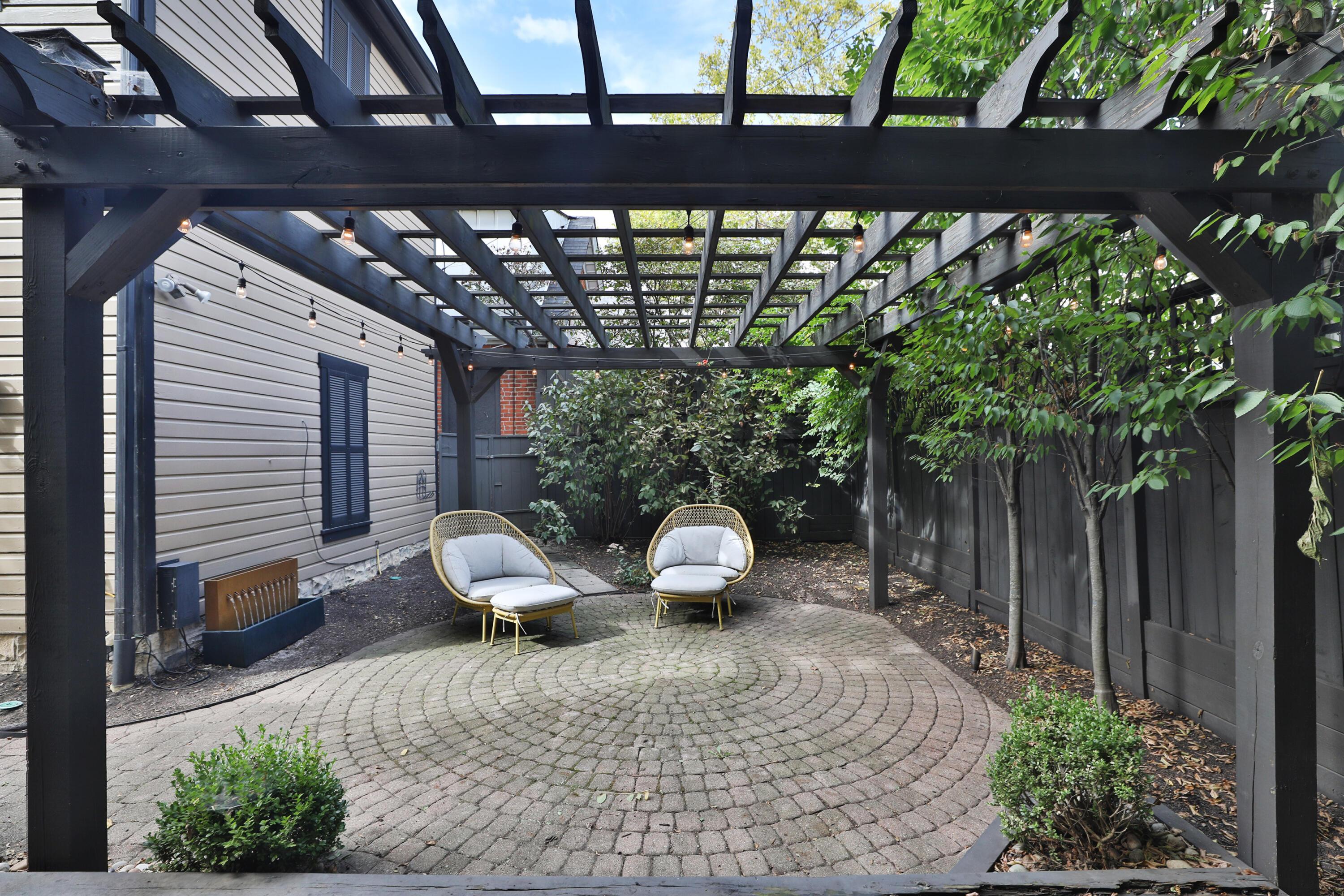 266 E Sycamore Street