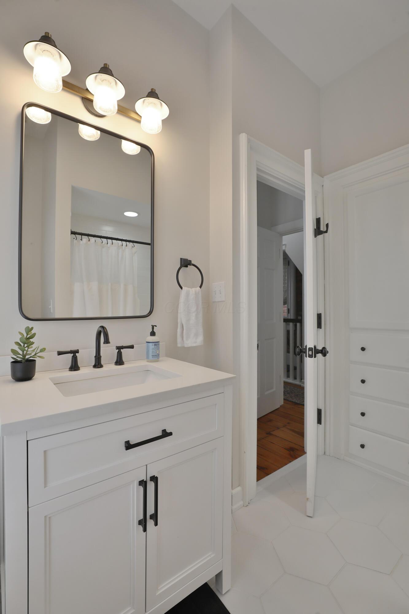 266 E Sycamore Street