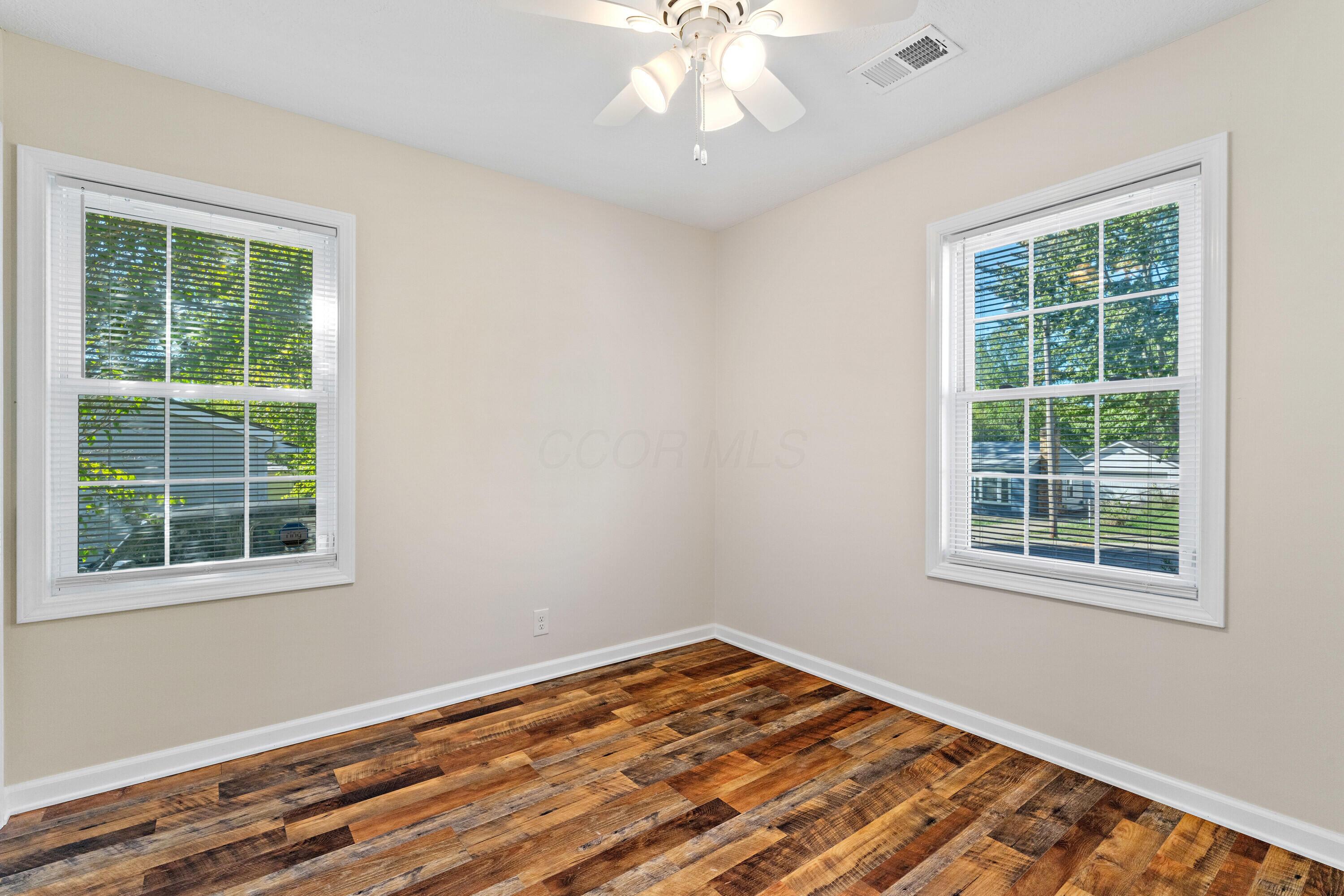 369 Hillview Drive