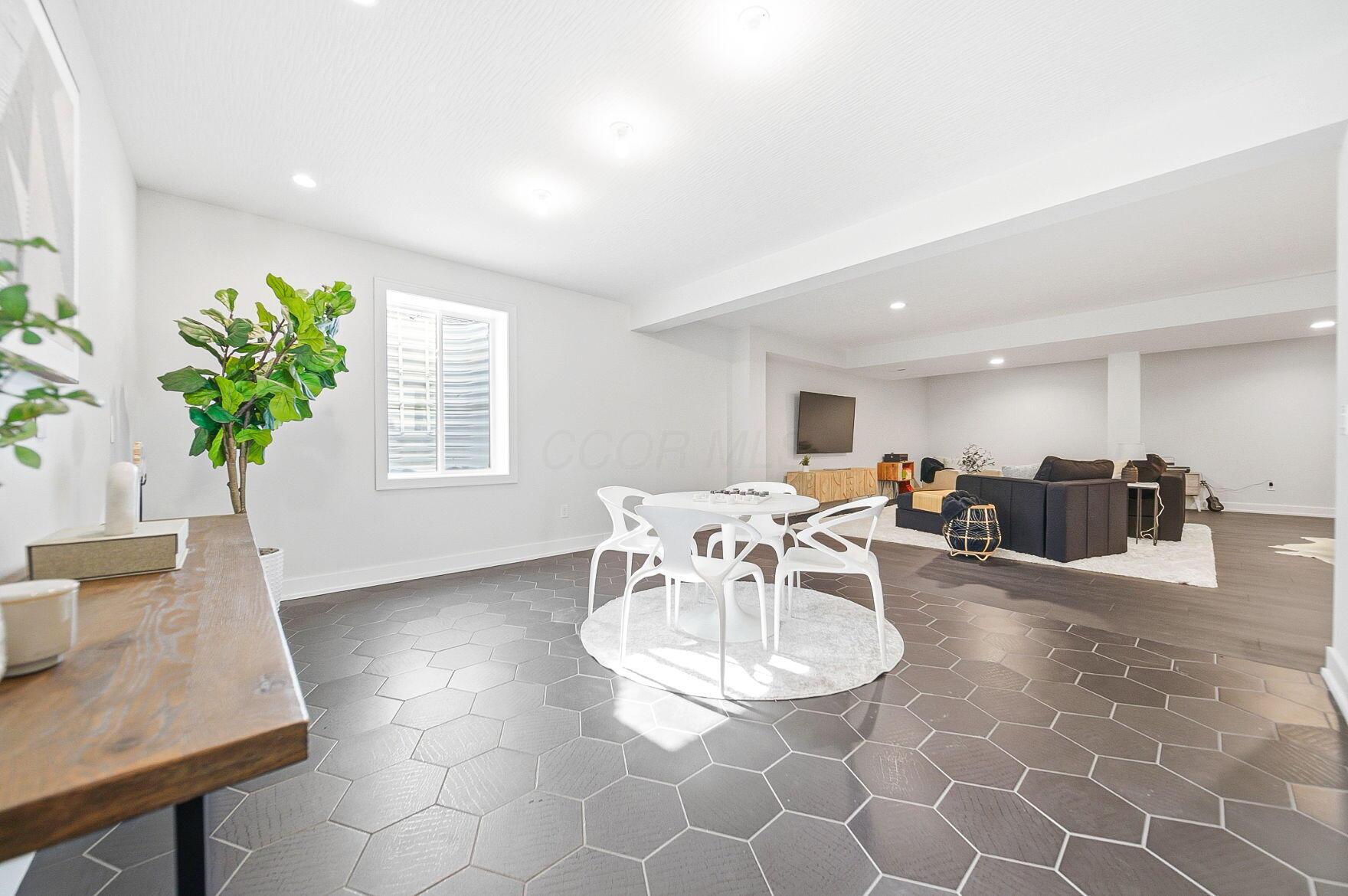 11294 Cedar Crest Drive