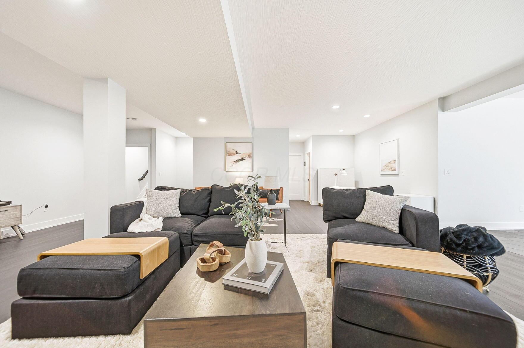 11294 Cedar Crest Drive