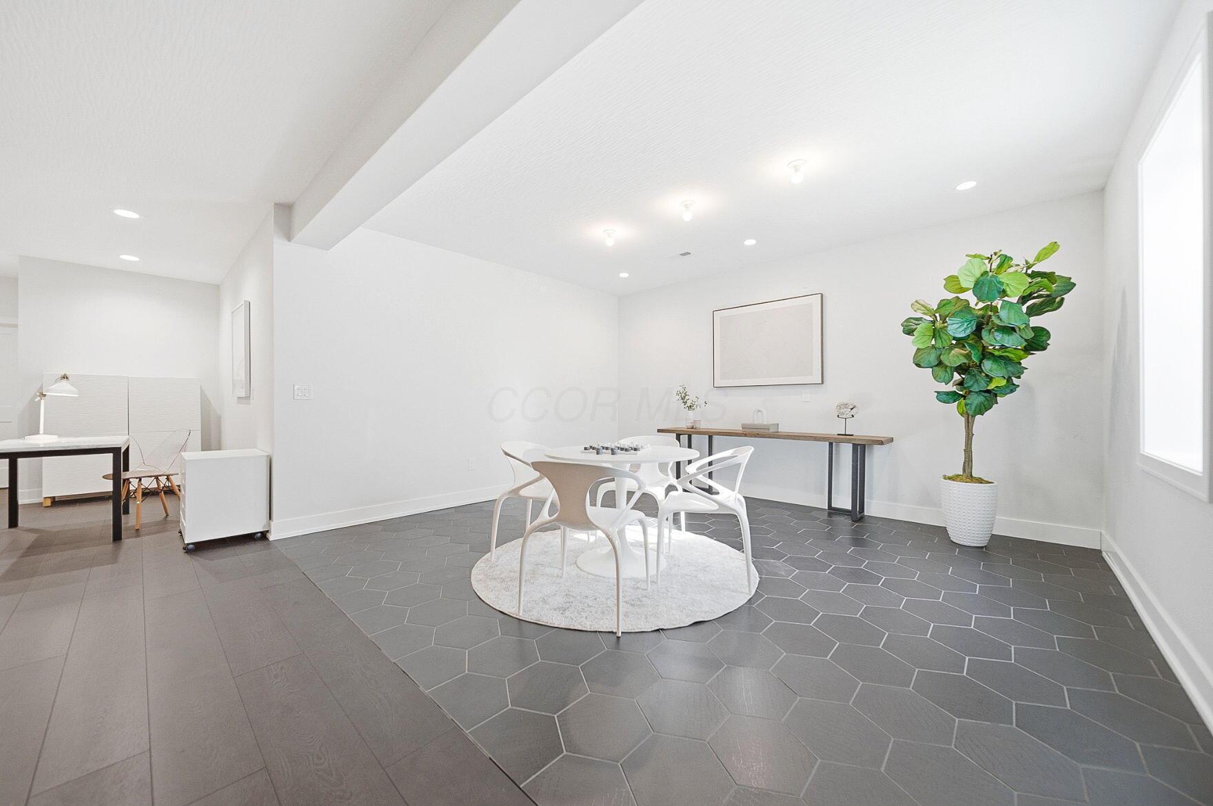 11294 Cedar Crest Drive