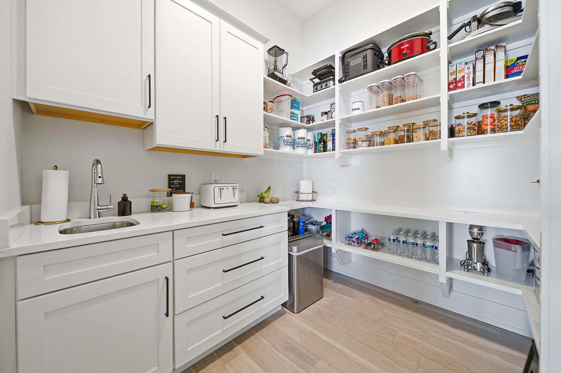 11294 Cedar Crest Drive