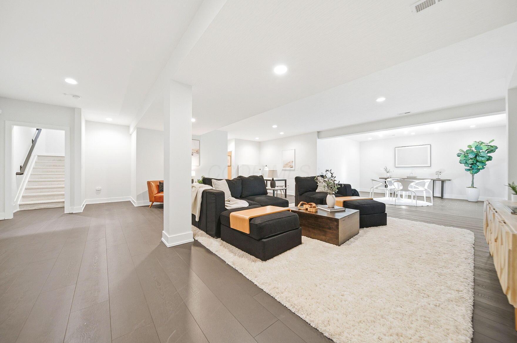 11294 Cedar Crest Drive