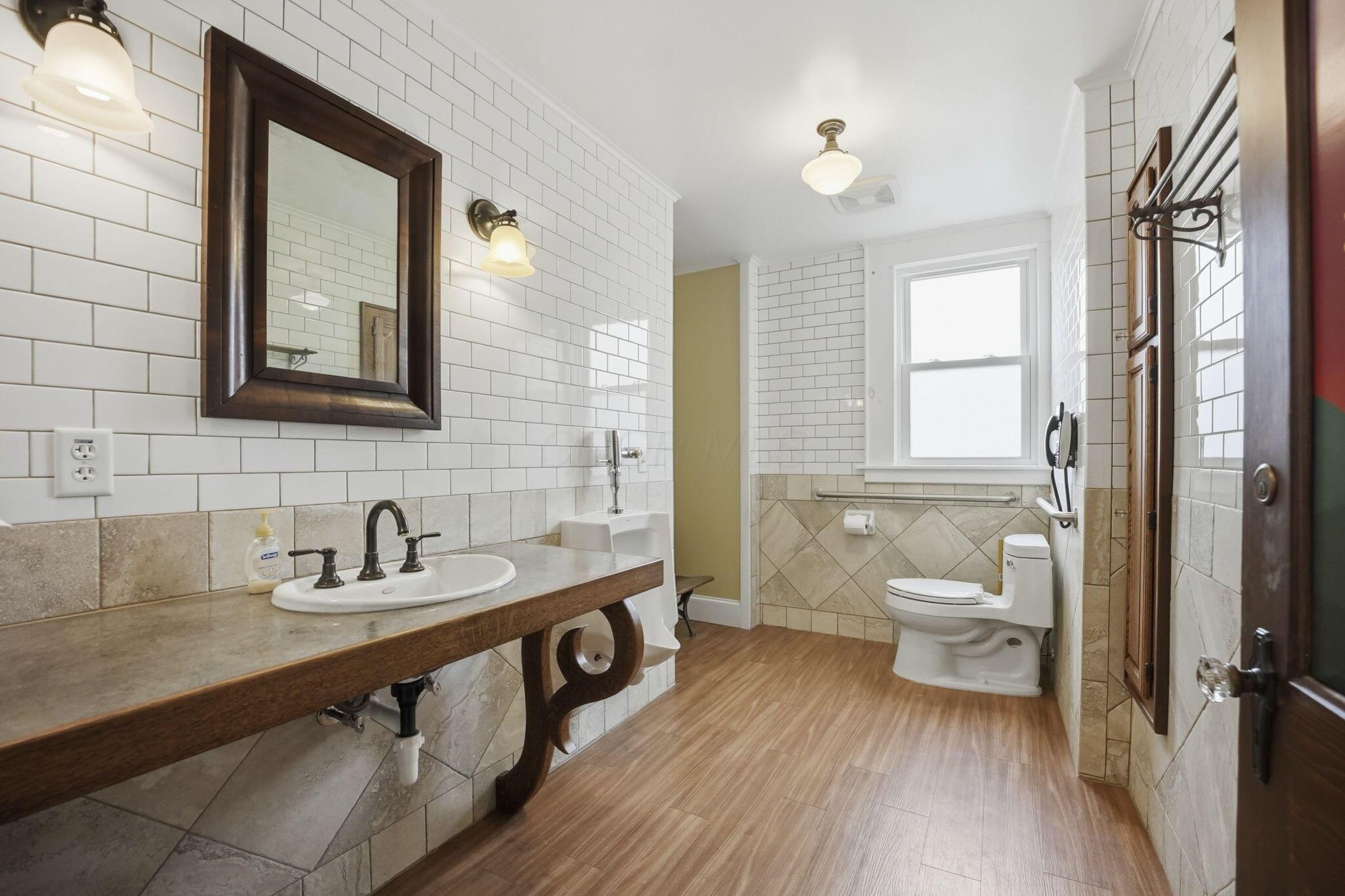 125 W Main Street, 2nd Floor