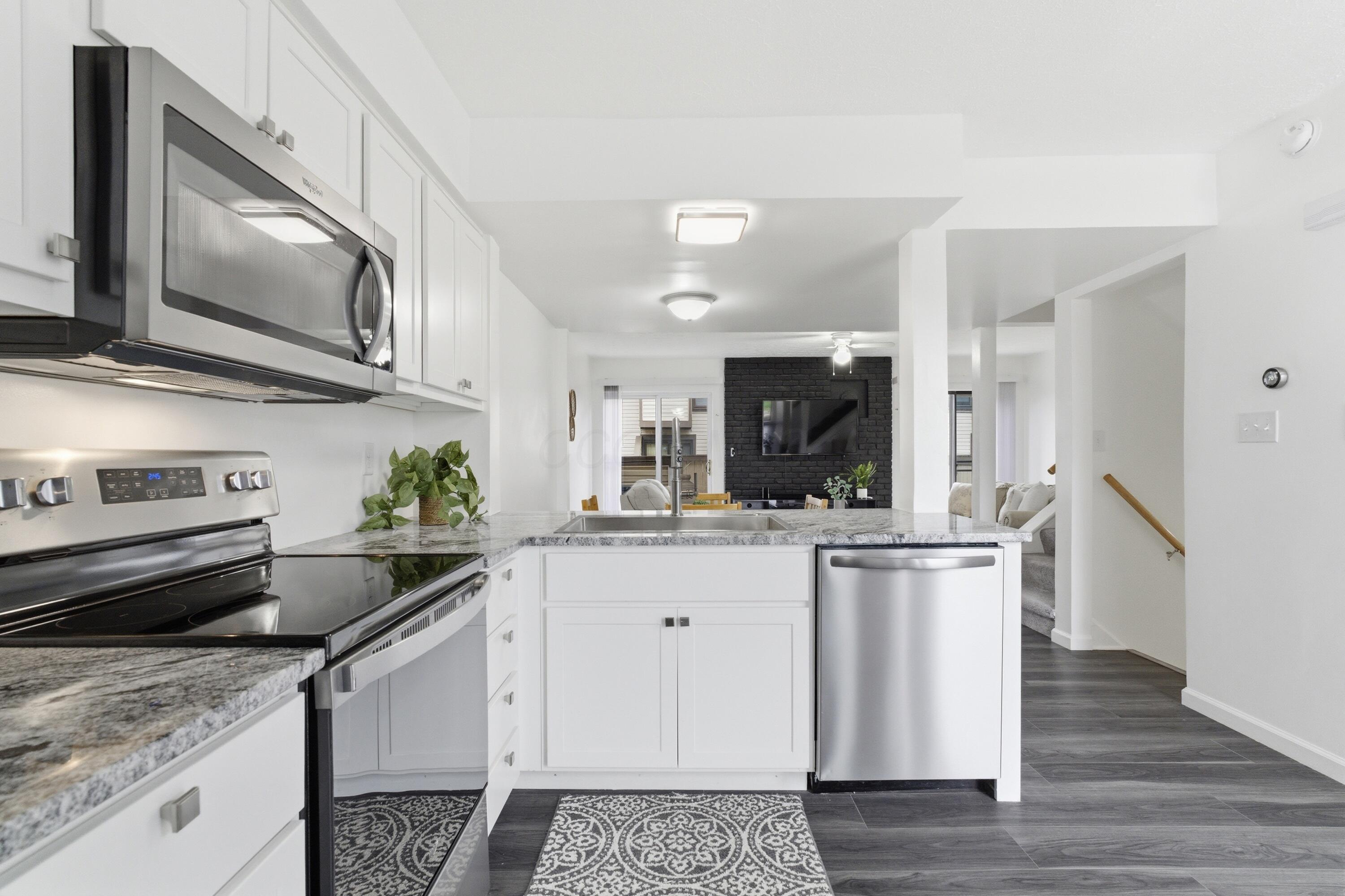 5272 Westbury Drive, 13B