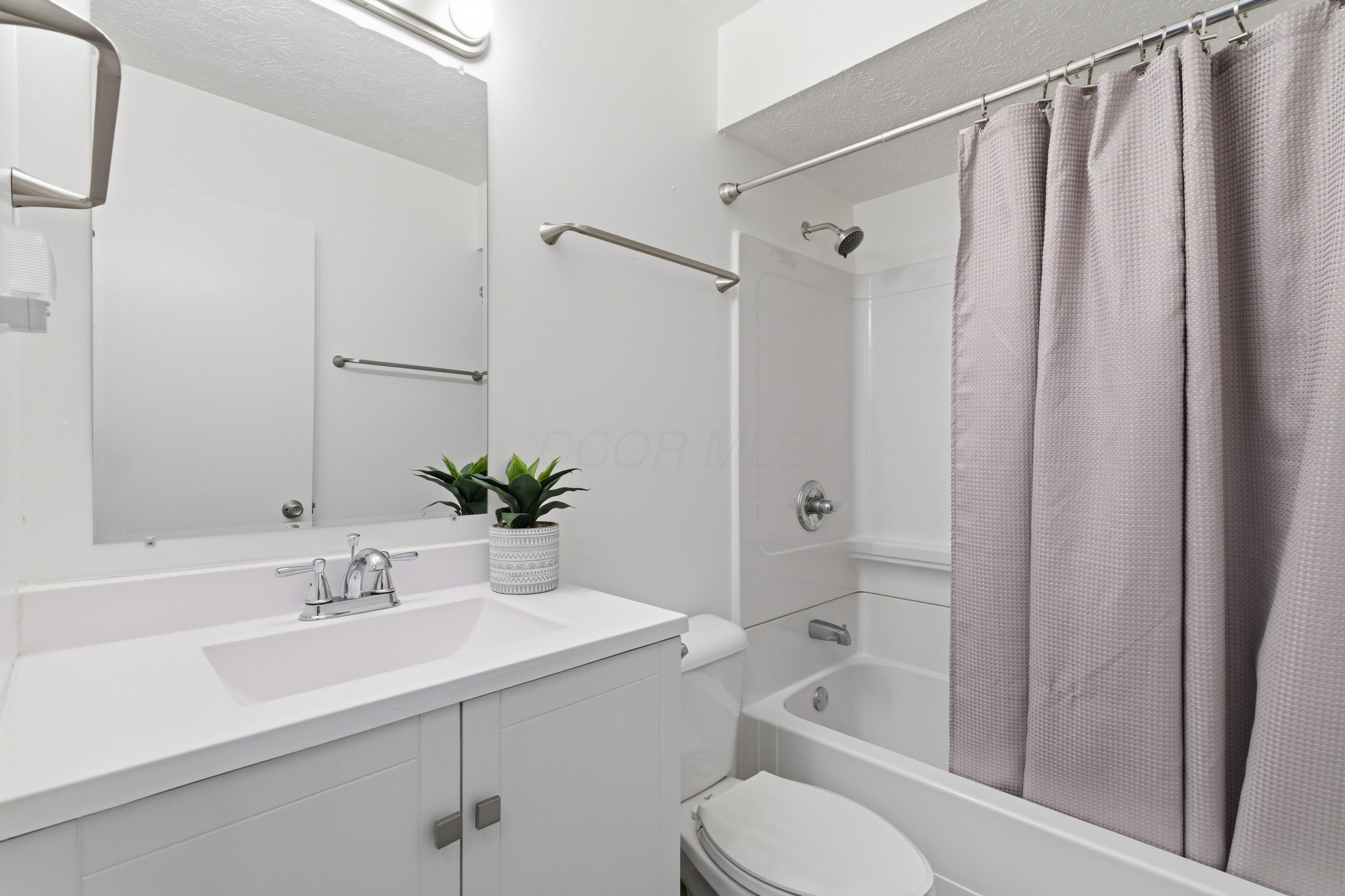 5272 Westbury Drive, 13B