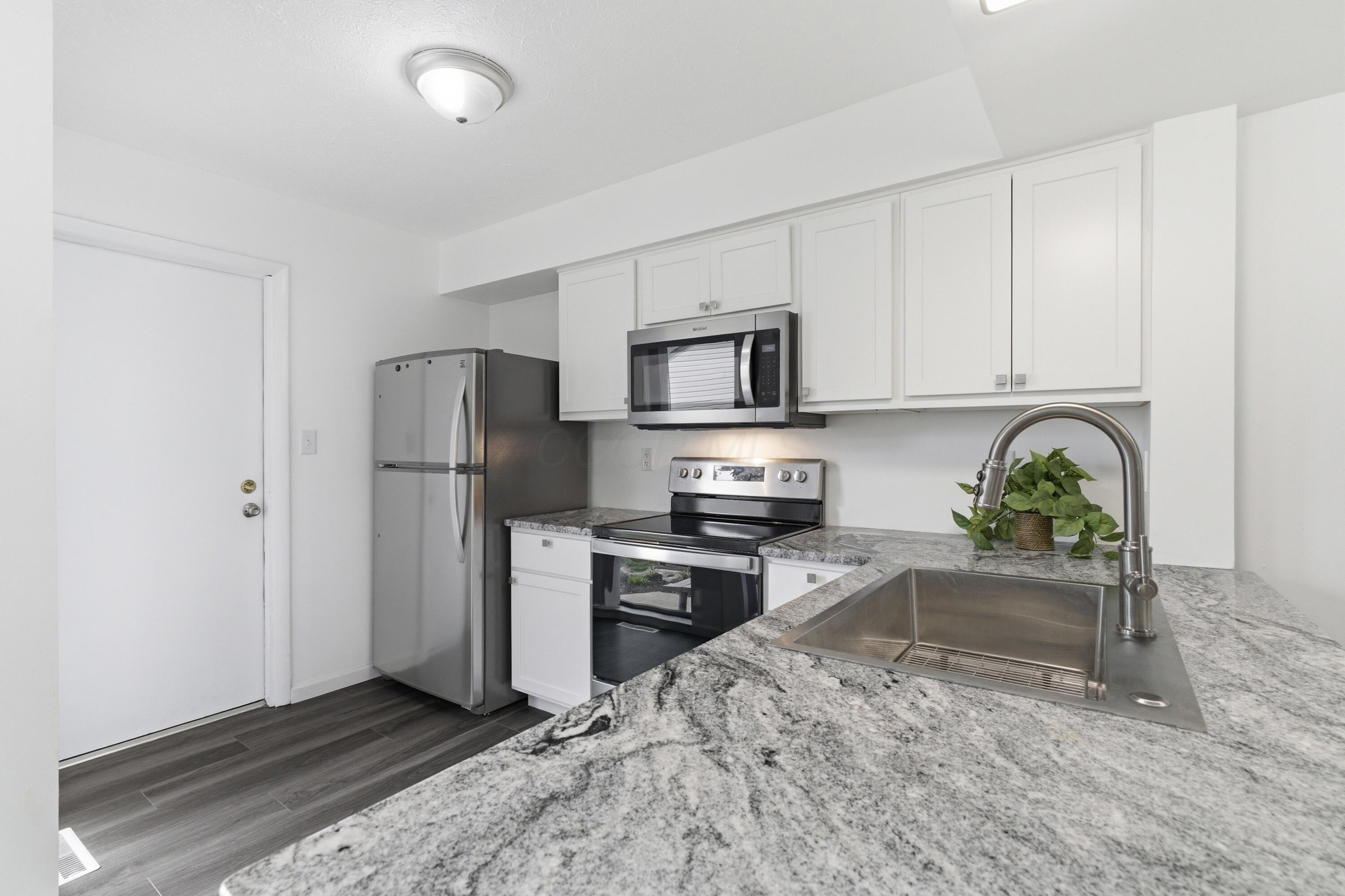 5272 Westbury Drive, 13B