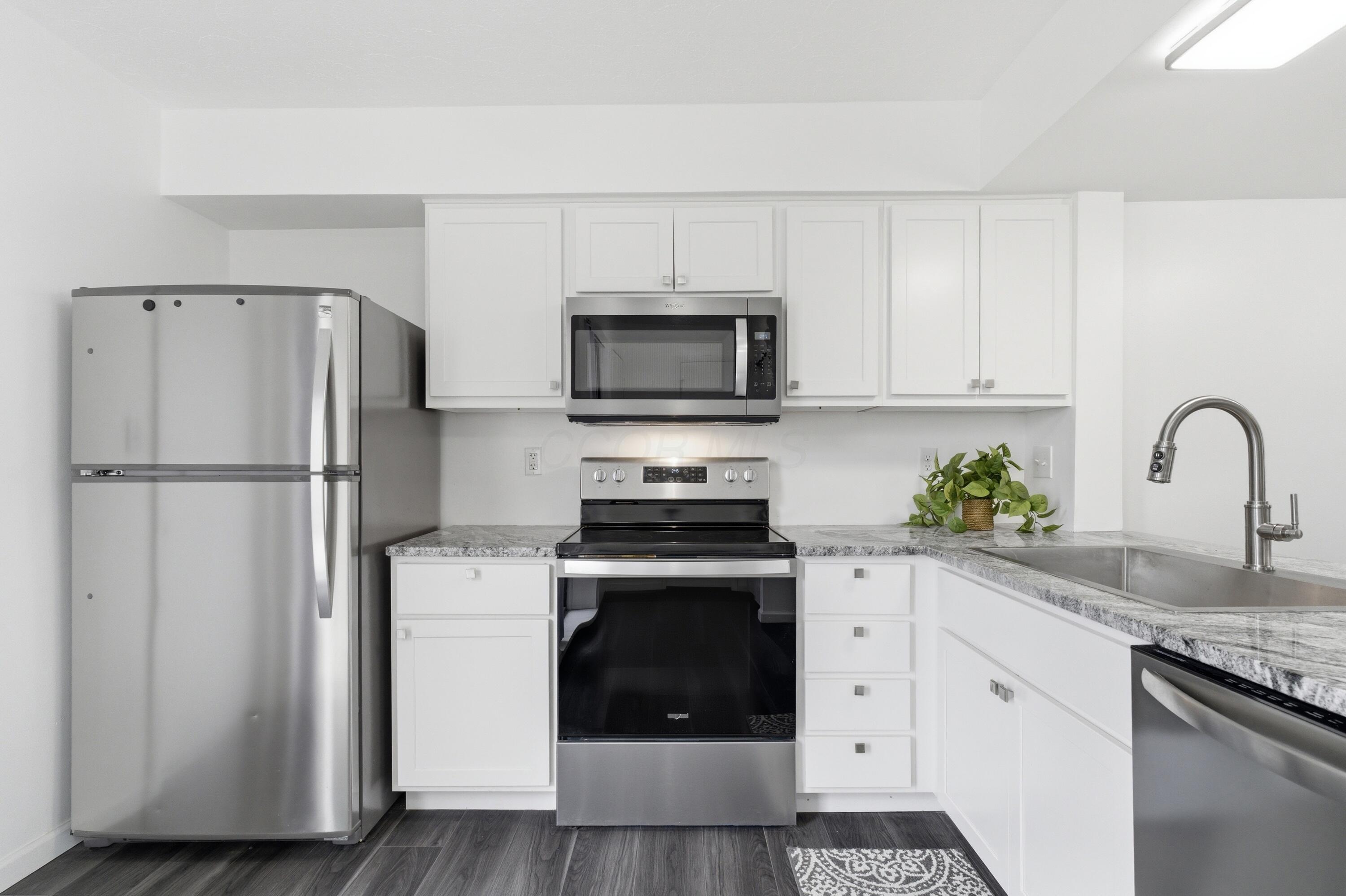 5272 Westbury Drive, 13B