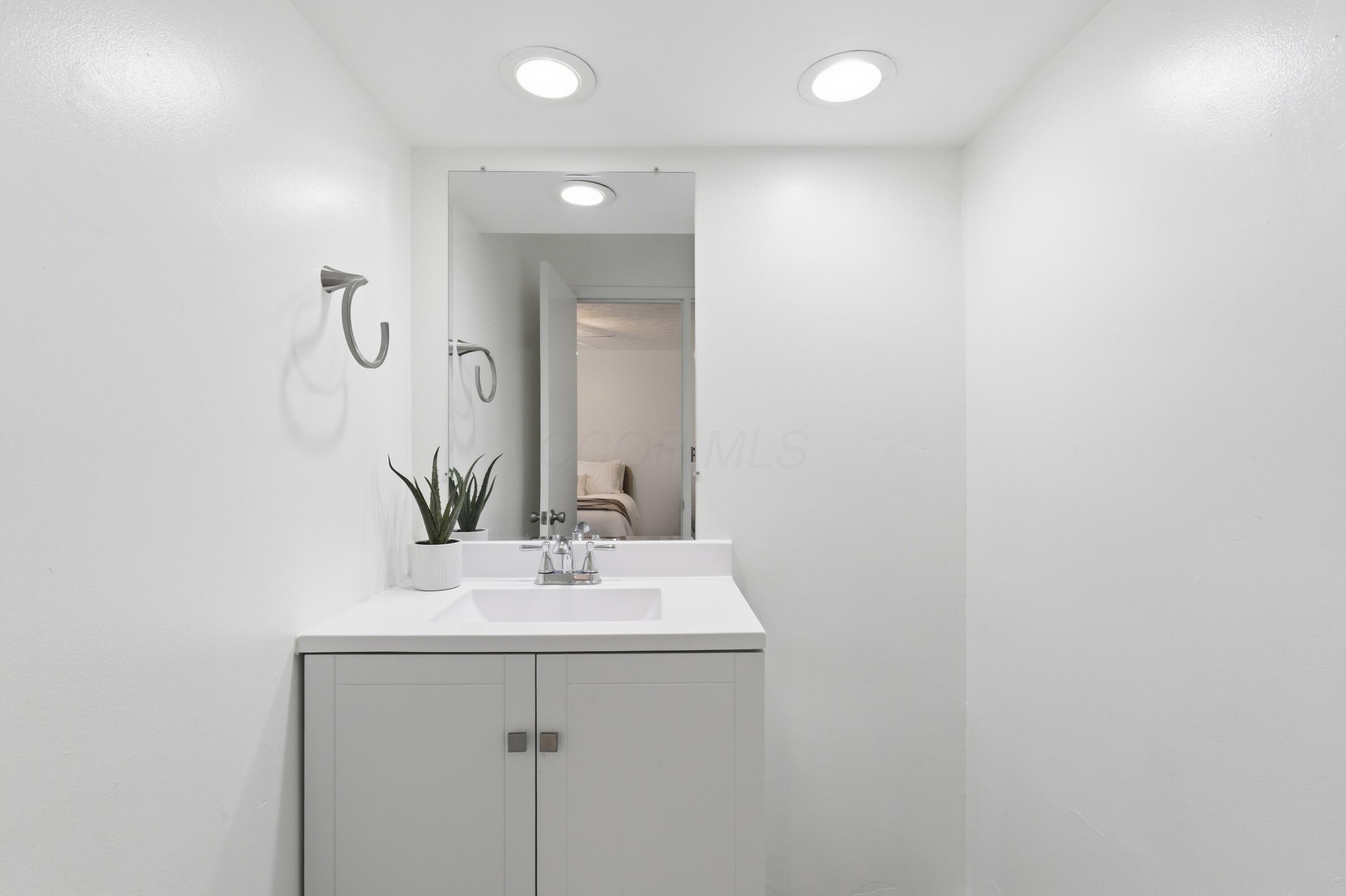 5272 Westbury Drive, 13B