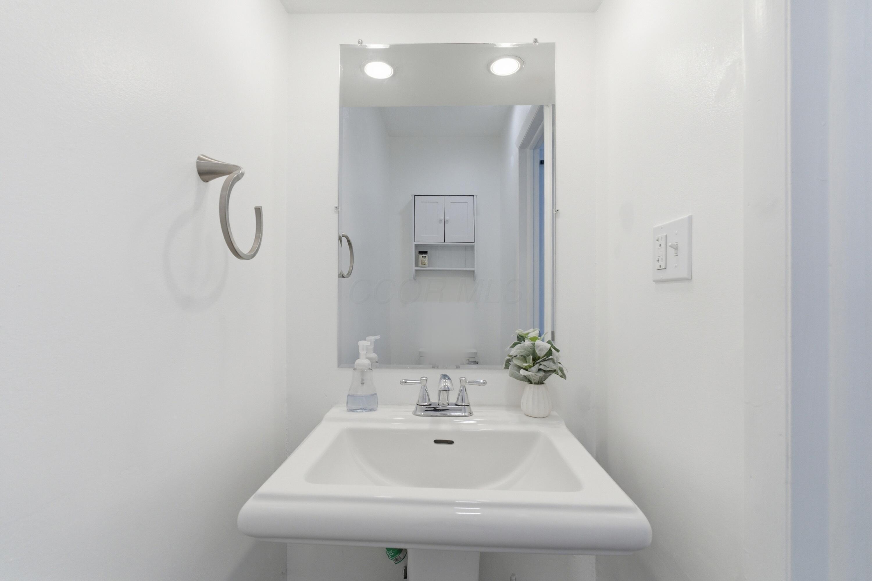 5272 Westbury Drive, 13B