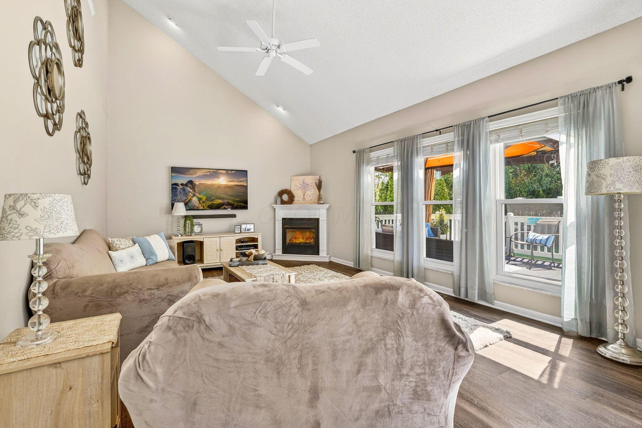 3554 W Bay Circle