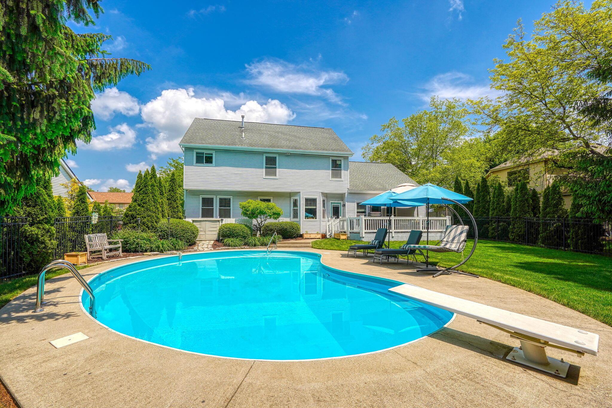 3554 W Bay Circle