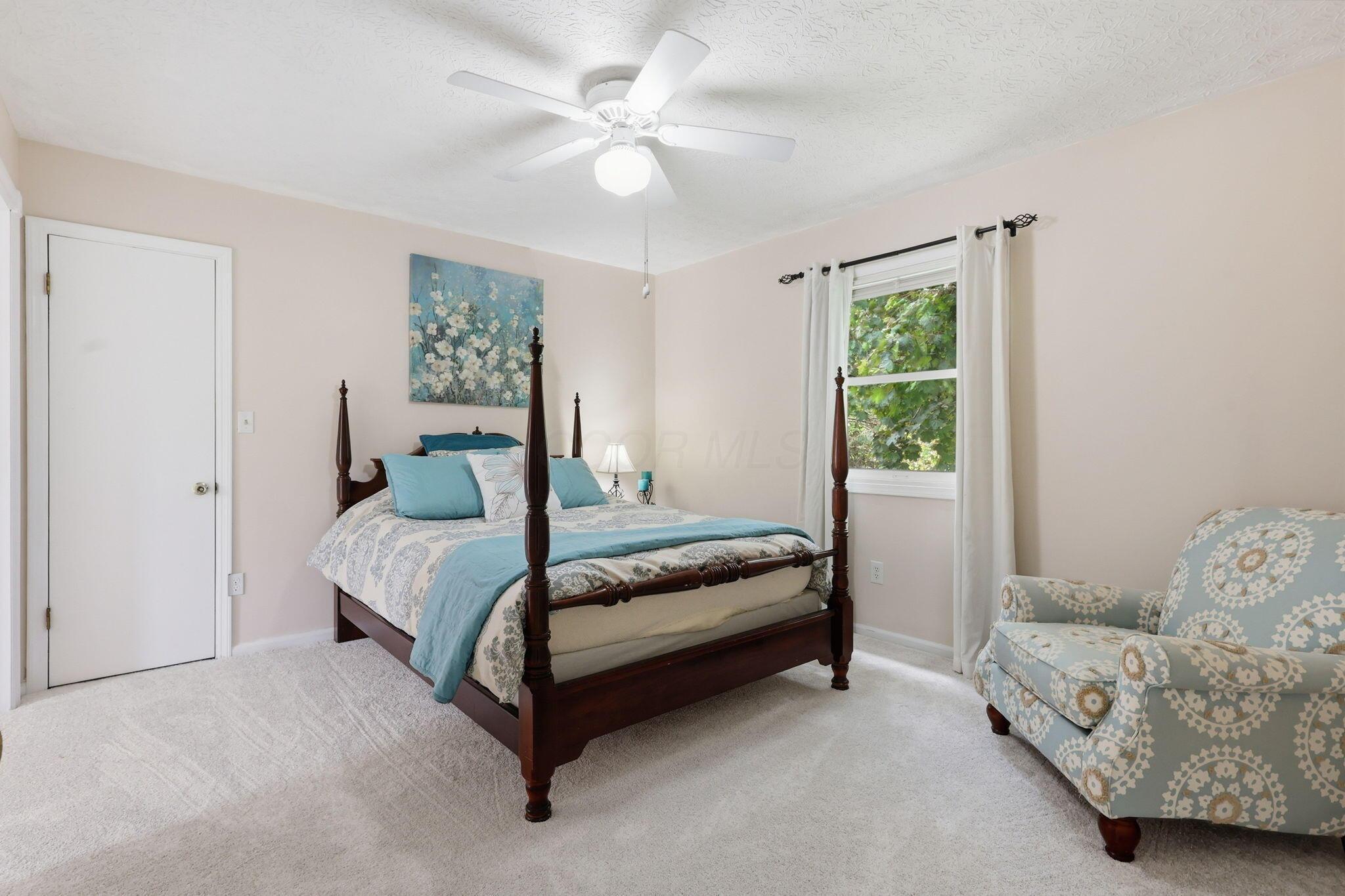 1091 Cross Country Drive